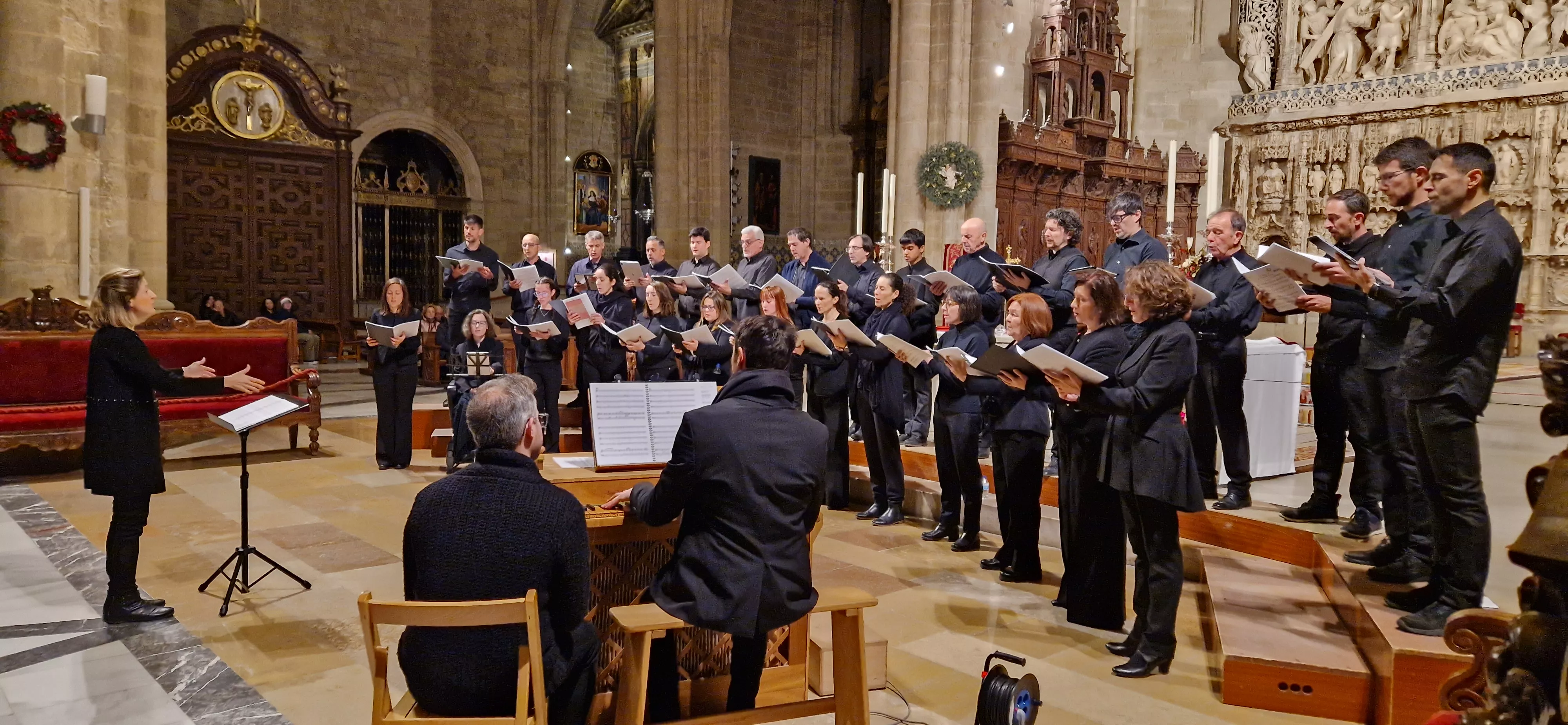 Concierto de Navidad de la Coral Oscense. Foto Myriam Martínez 