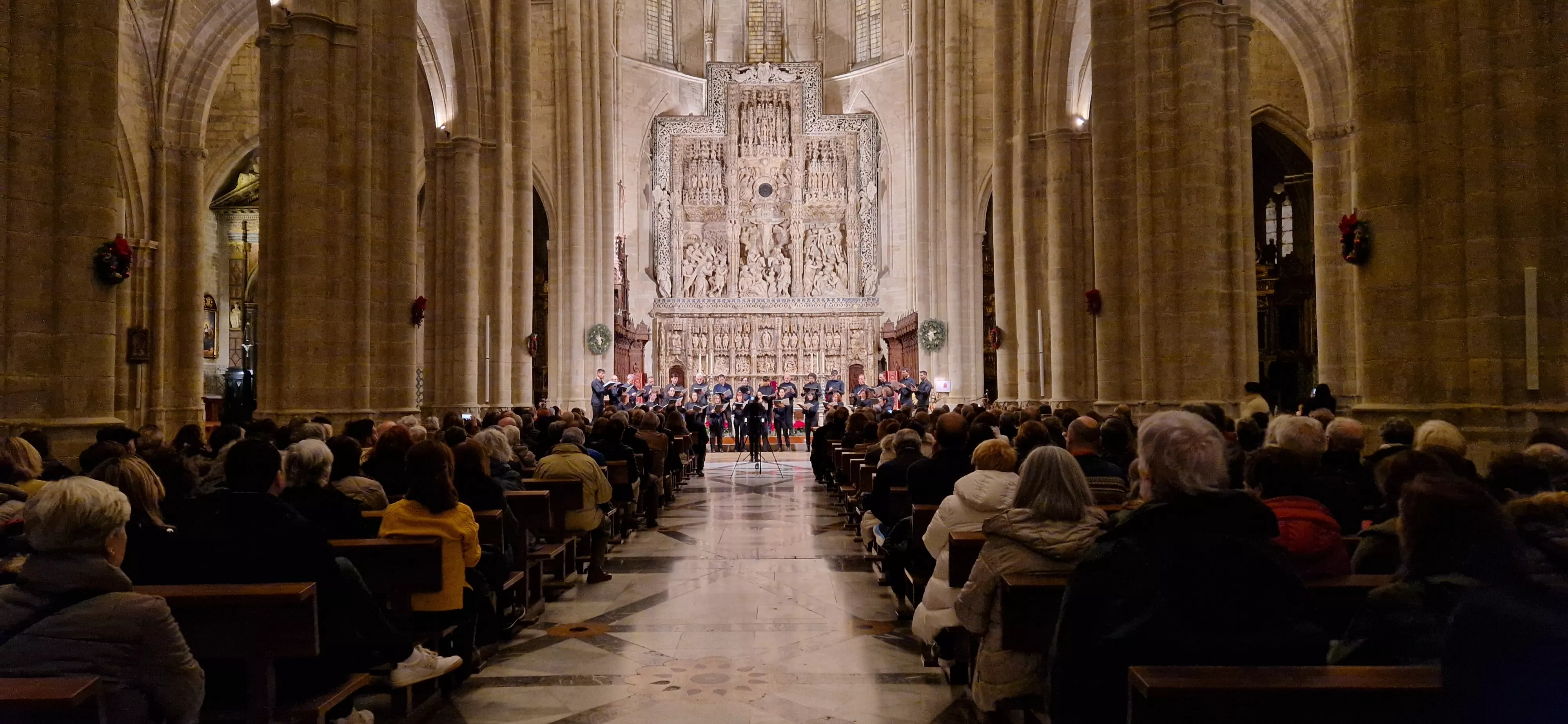 Concierto de Navidad de la Coral Oscense. Foto Myriam Martínez 