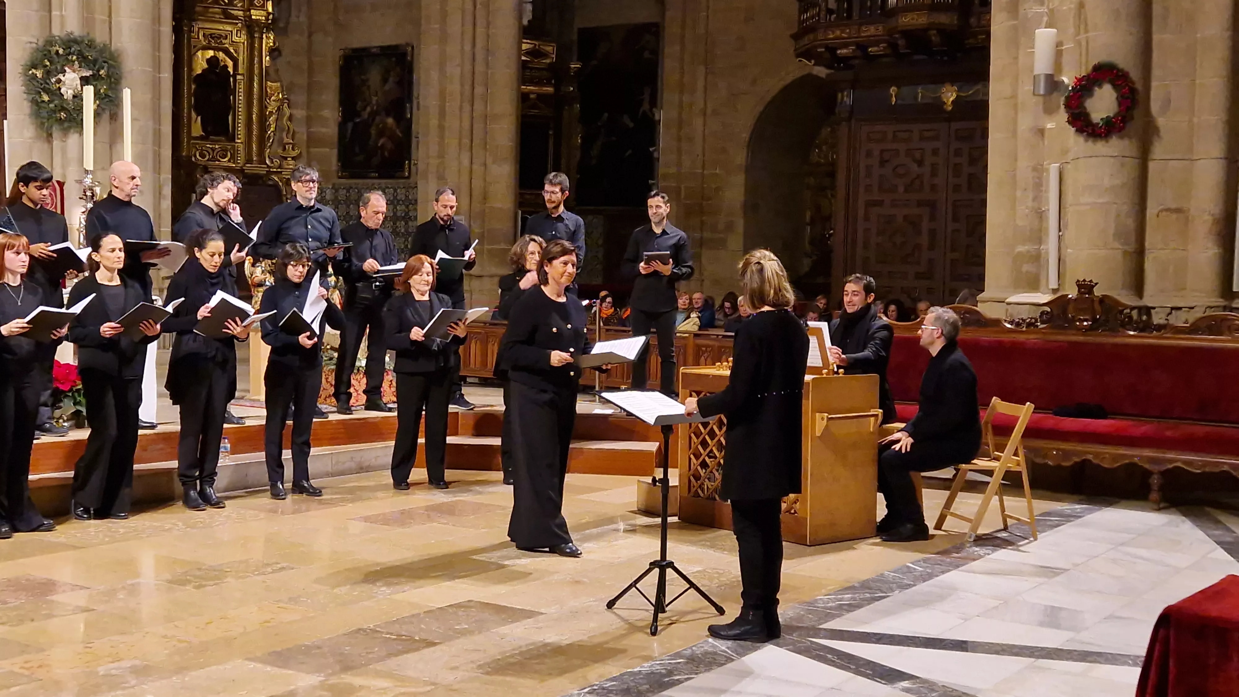 Concierto de Navidad de la Coral Oscense. Foto Myriam Martínez 