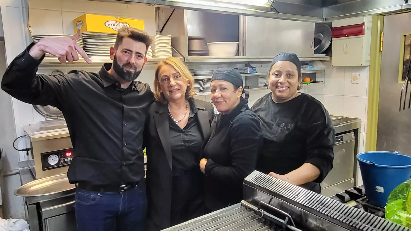 Inauguración del reabierto Restaurante París