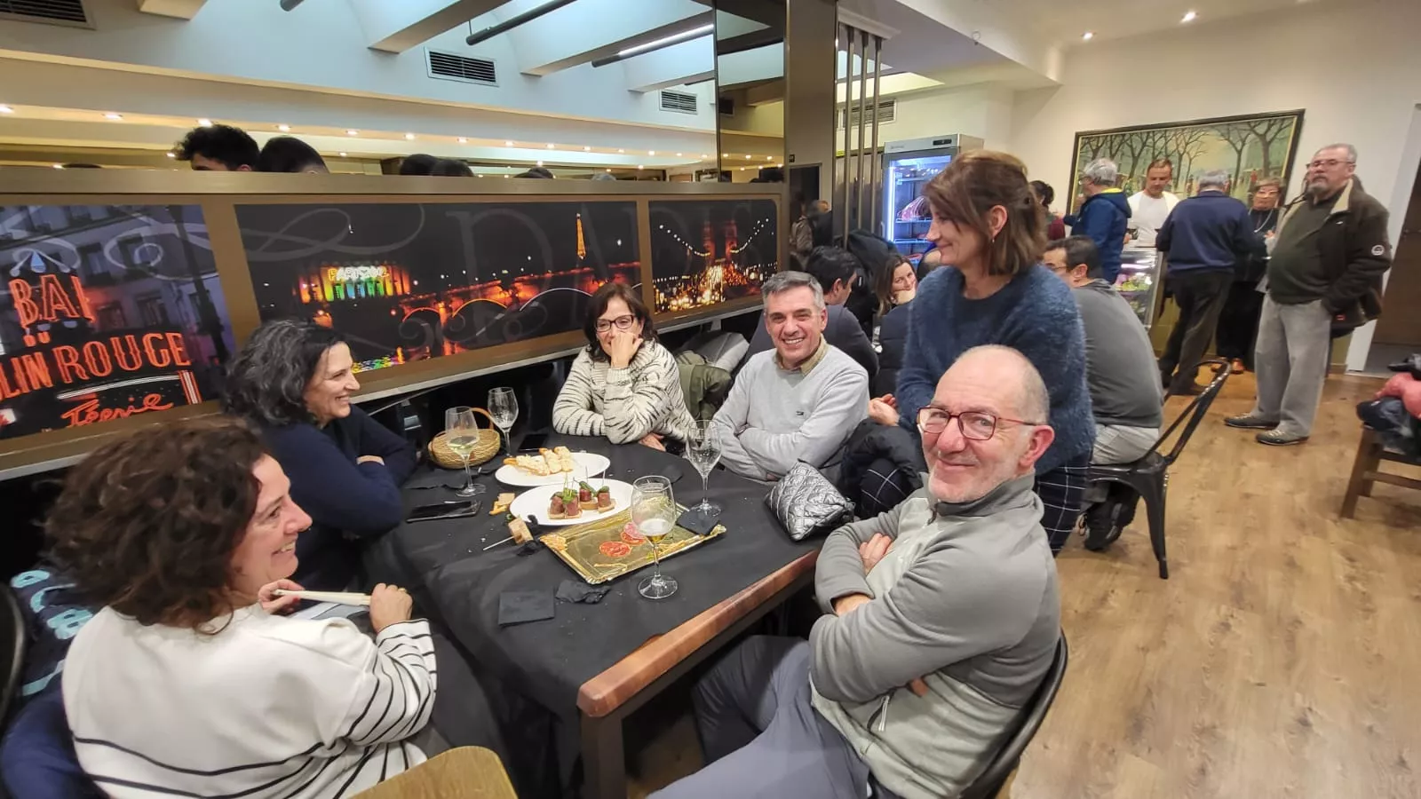 Inauguración del reabierto Restaurante París