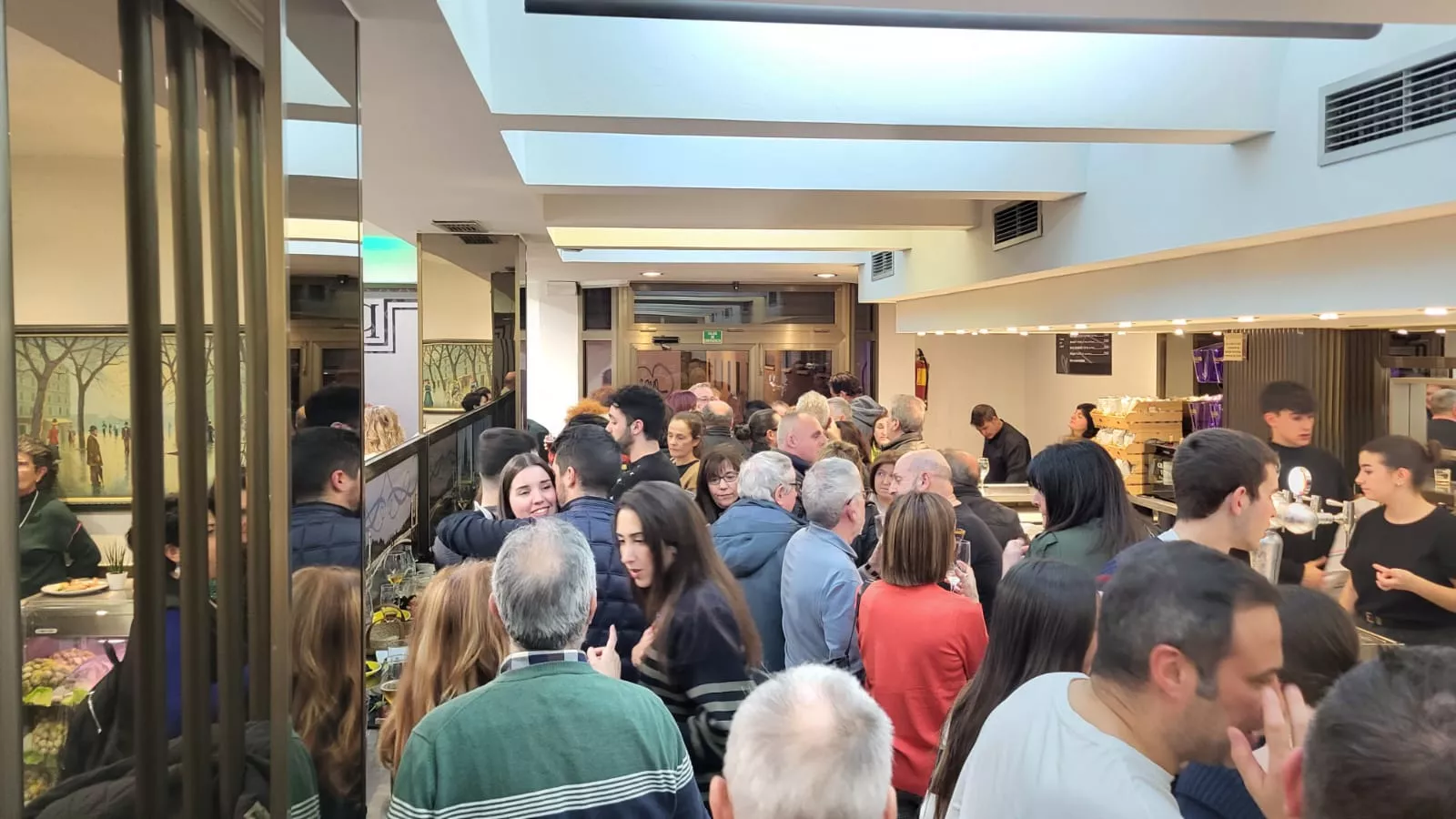 Inauguración del reabierto Restaurante París