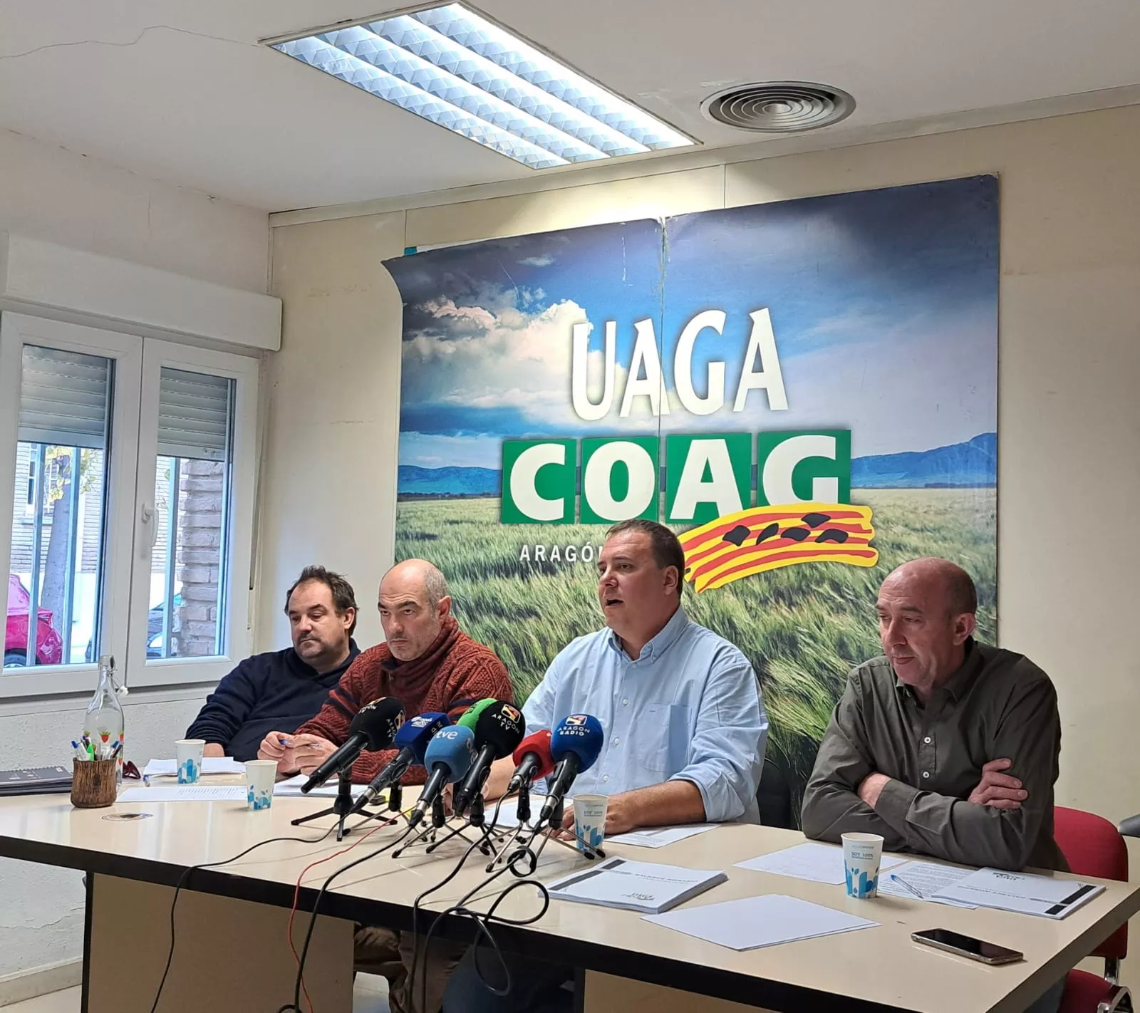 José María Alcubierre, en el centro en el balance agrario de UAGA