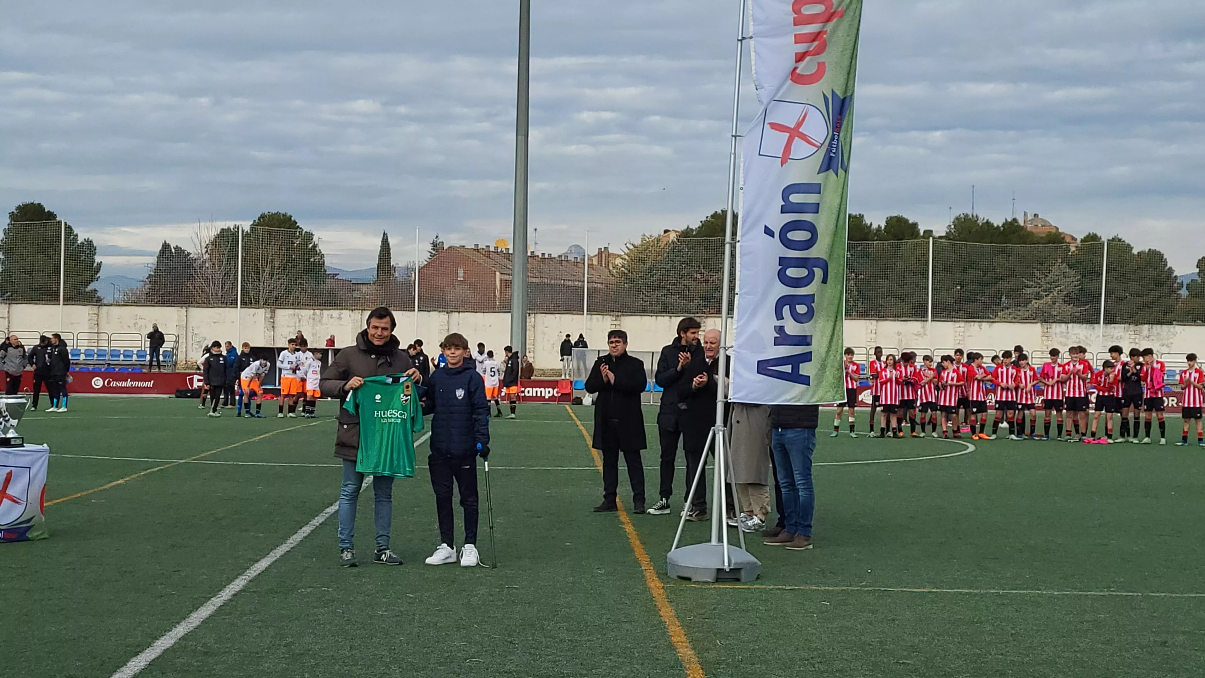 Daniel Fernández, portero del Monzón, junto con Camacho. Foto: A. Mora