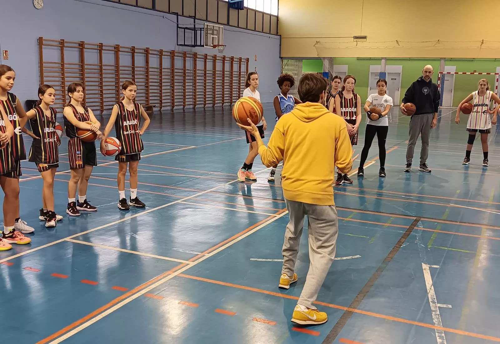 ESCUELA DOB MINIBASKET