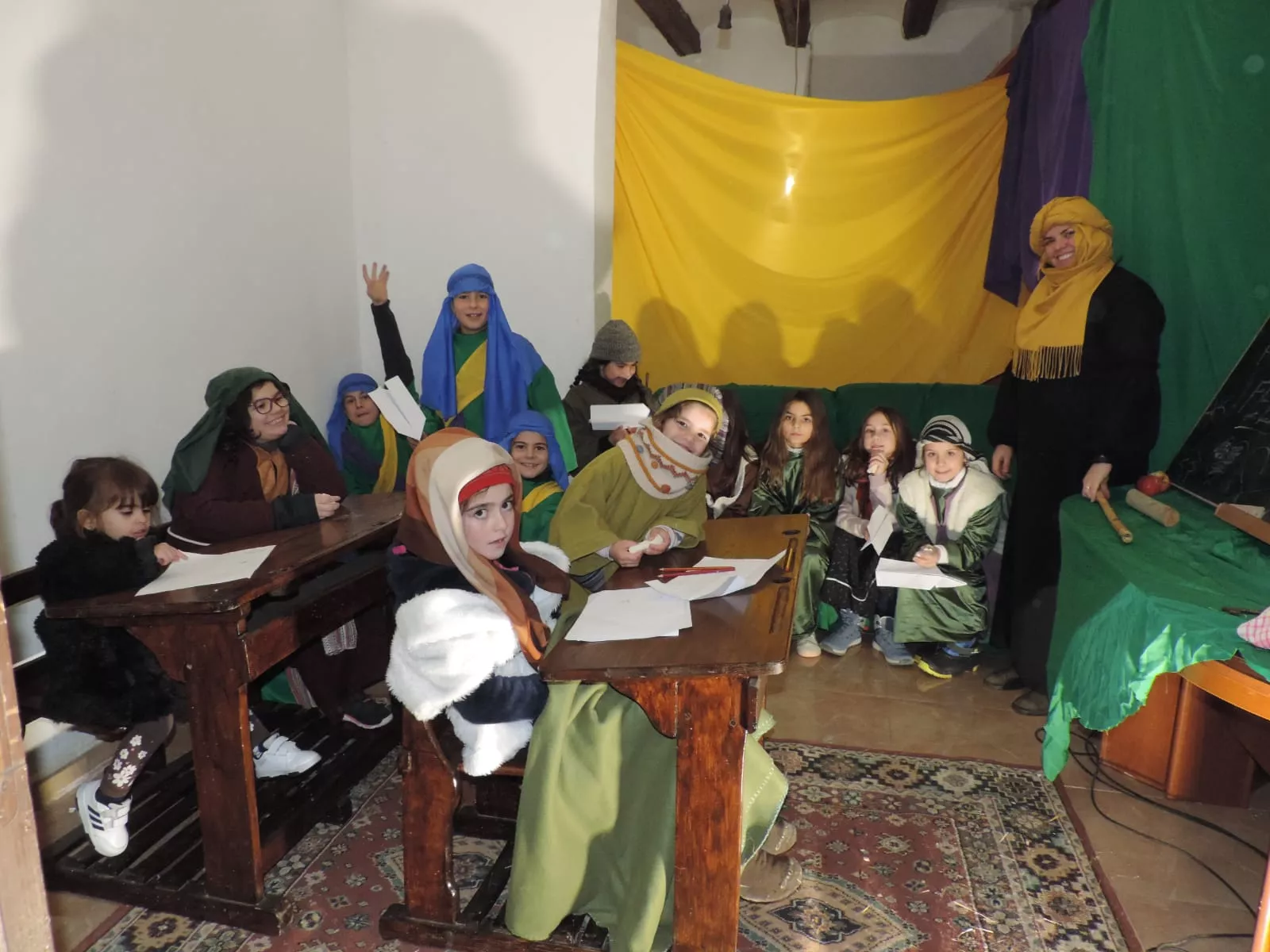 La escuela, una de las escenas delbelén viviente y teatralizado de Sena.