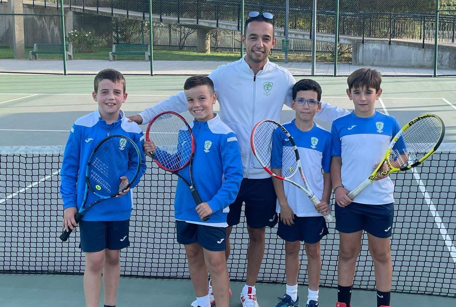 Miembros del Club de Tenis Zoiti