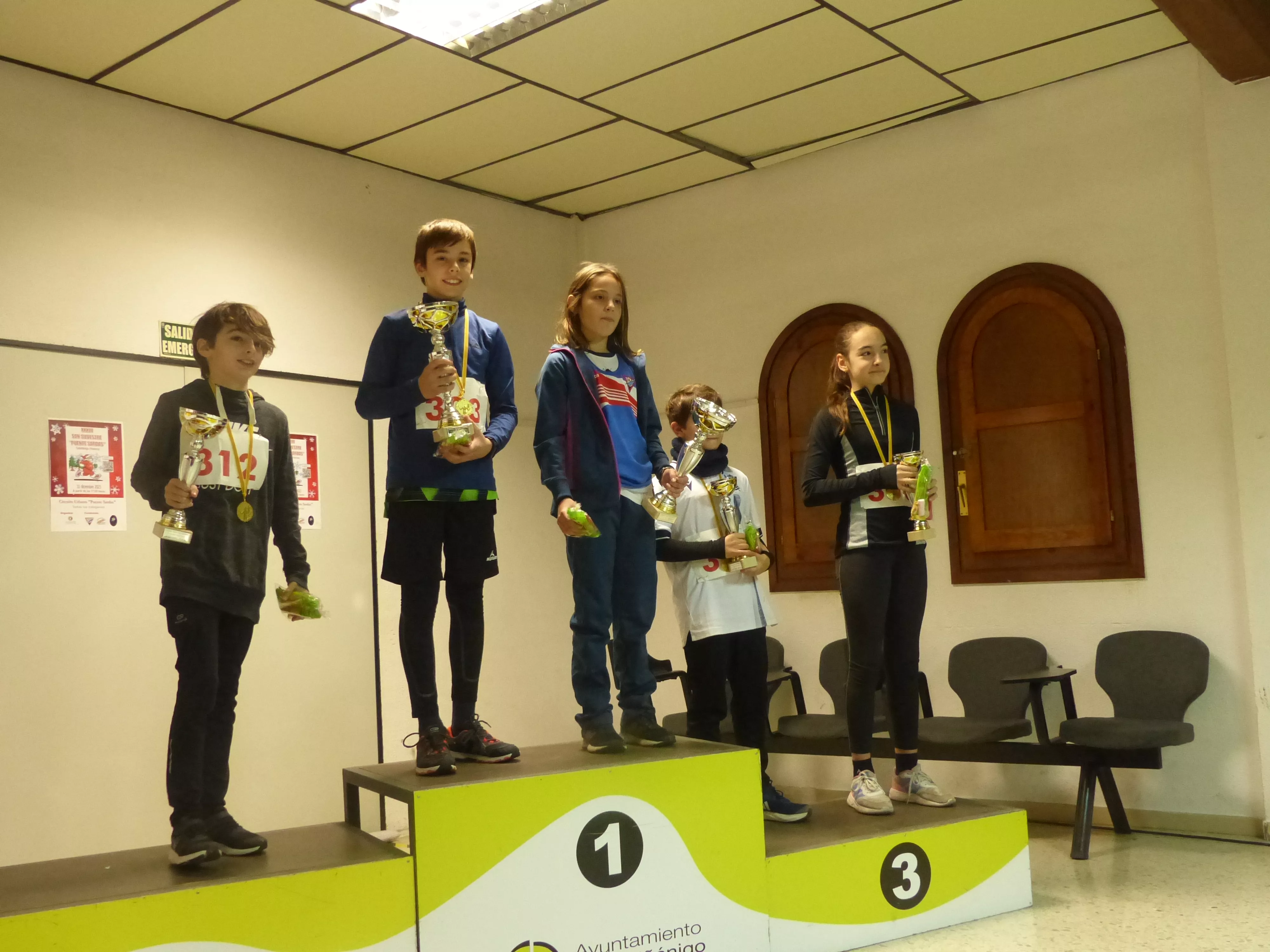 Podio alevín masculino y femenino. Foto: Andrés Alcaraz