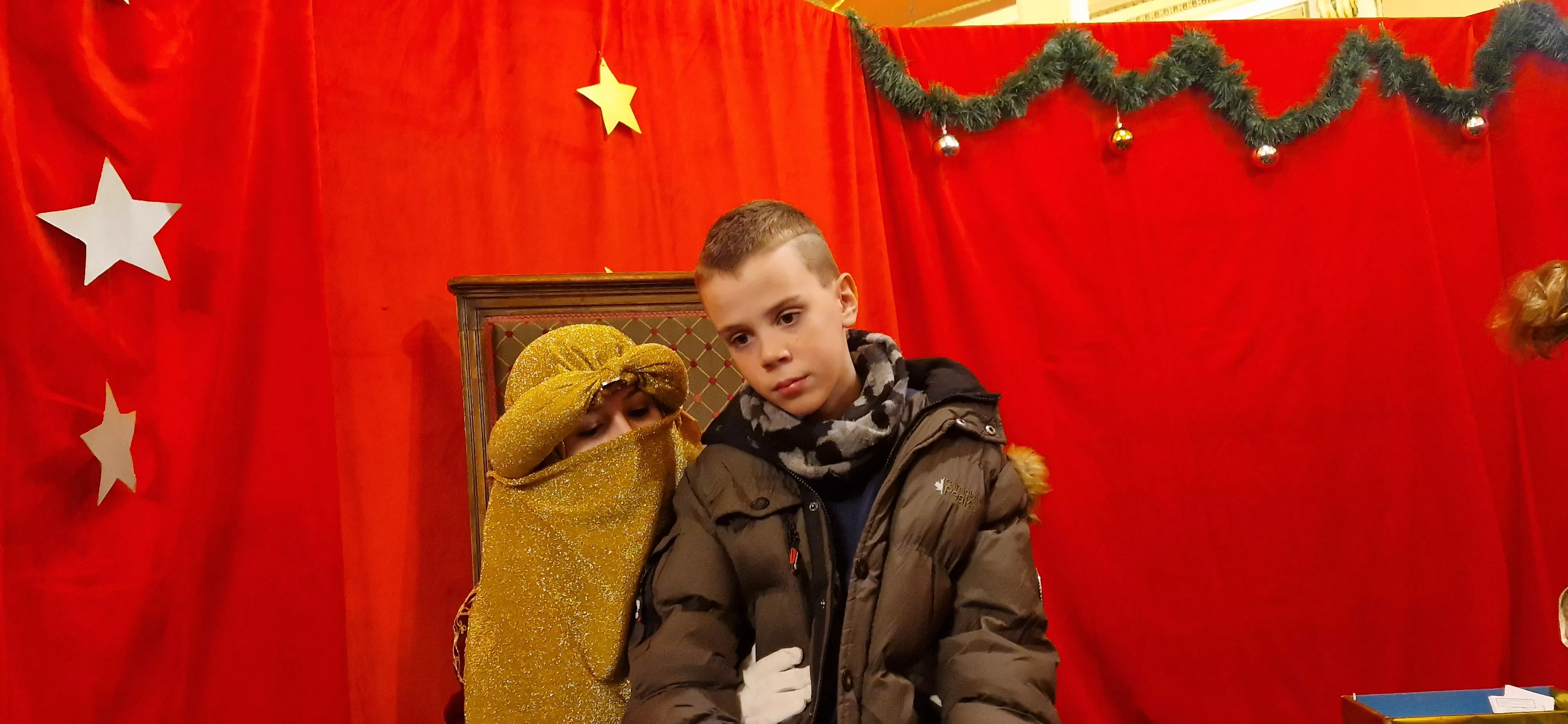 Los Pajes de los Reyes Magos han recogido las cartas de niñas y niños. Foto Myriam Martínez 