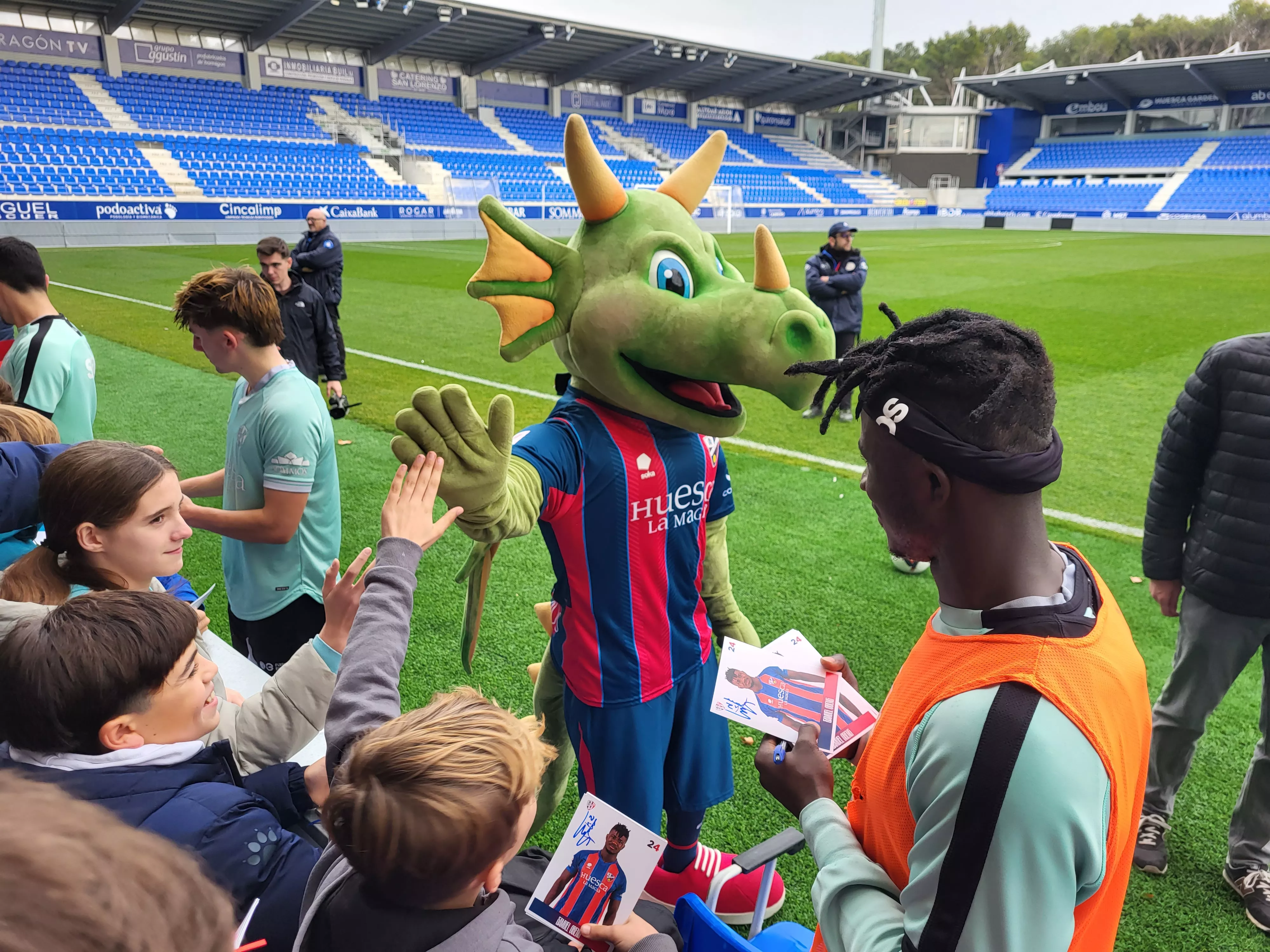Entrenamiento del Huesca a puerta abierta de este miércoles. Foto: A. Mora