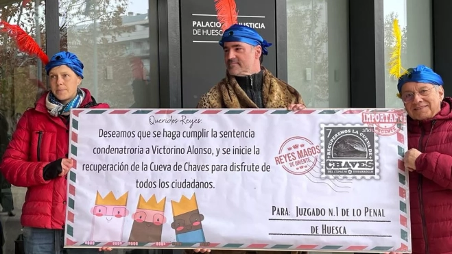 Carta a los Reyes Magos para reclamar que se cumpla la sentencia de la Cueva de Chaves. Carta a los Reyes Magos para reclamar que se cumpla la sentencia de la Cueva de Chaves.