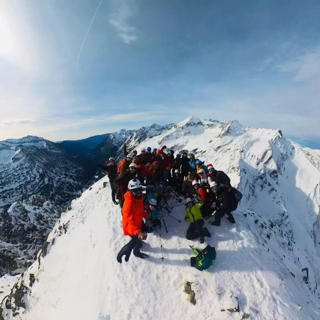 Foto de archivo de una actividad de 2023. Montañeros de Aragón ya se prepara para un ilusionante 2024