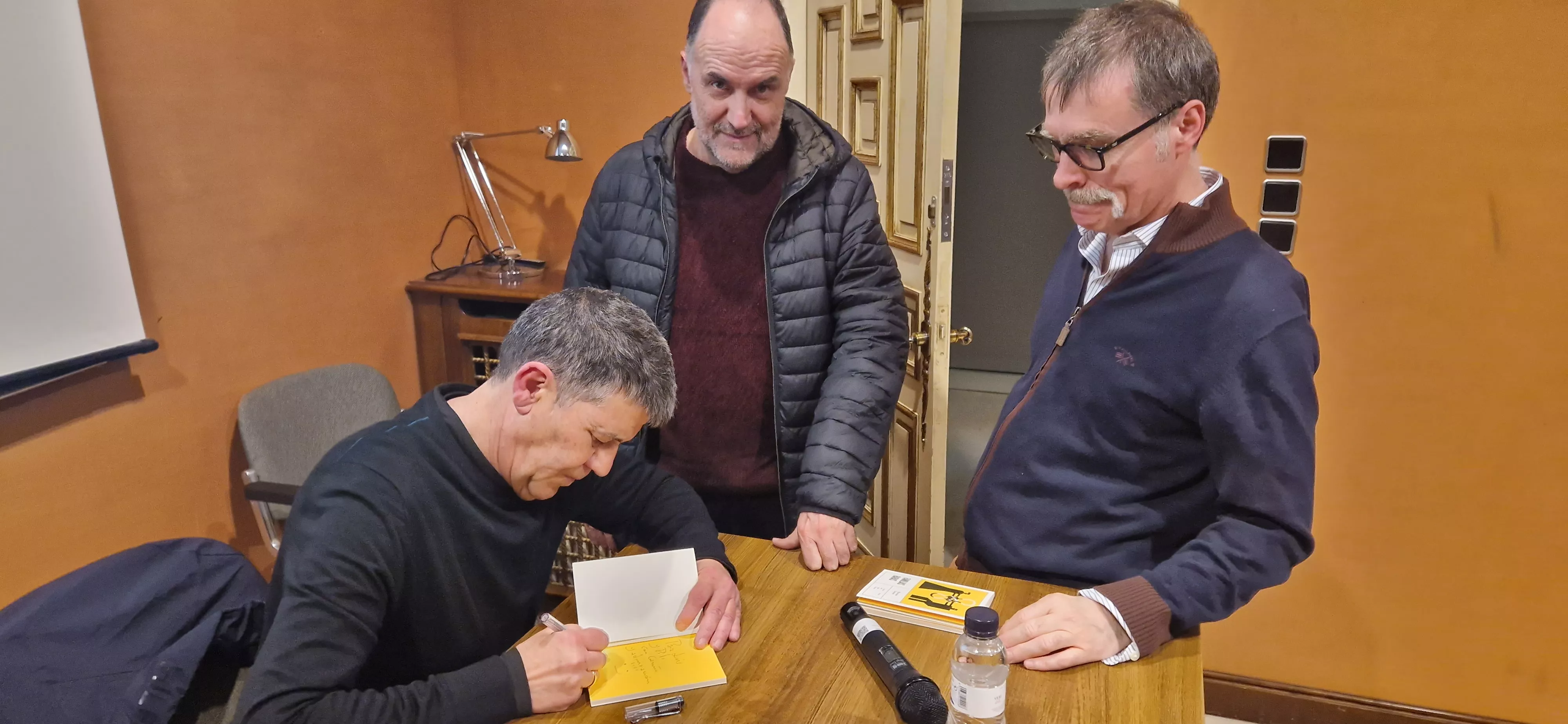 Presentación del libro Familias raras. Foto Myriam Martínez