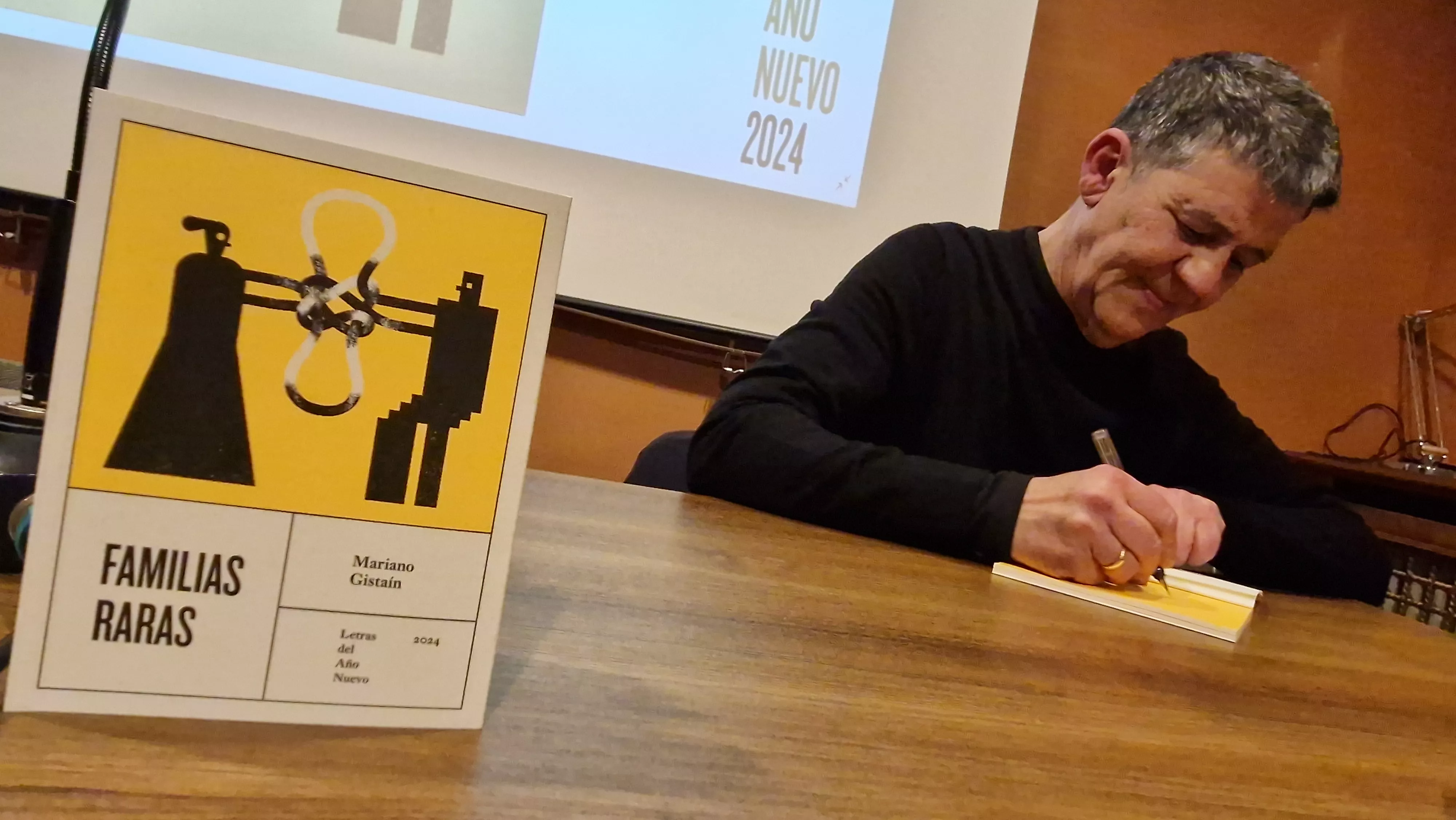 Presentación del libro Familias raras. Foto Myriam Martínez