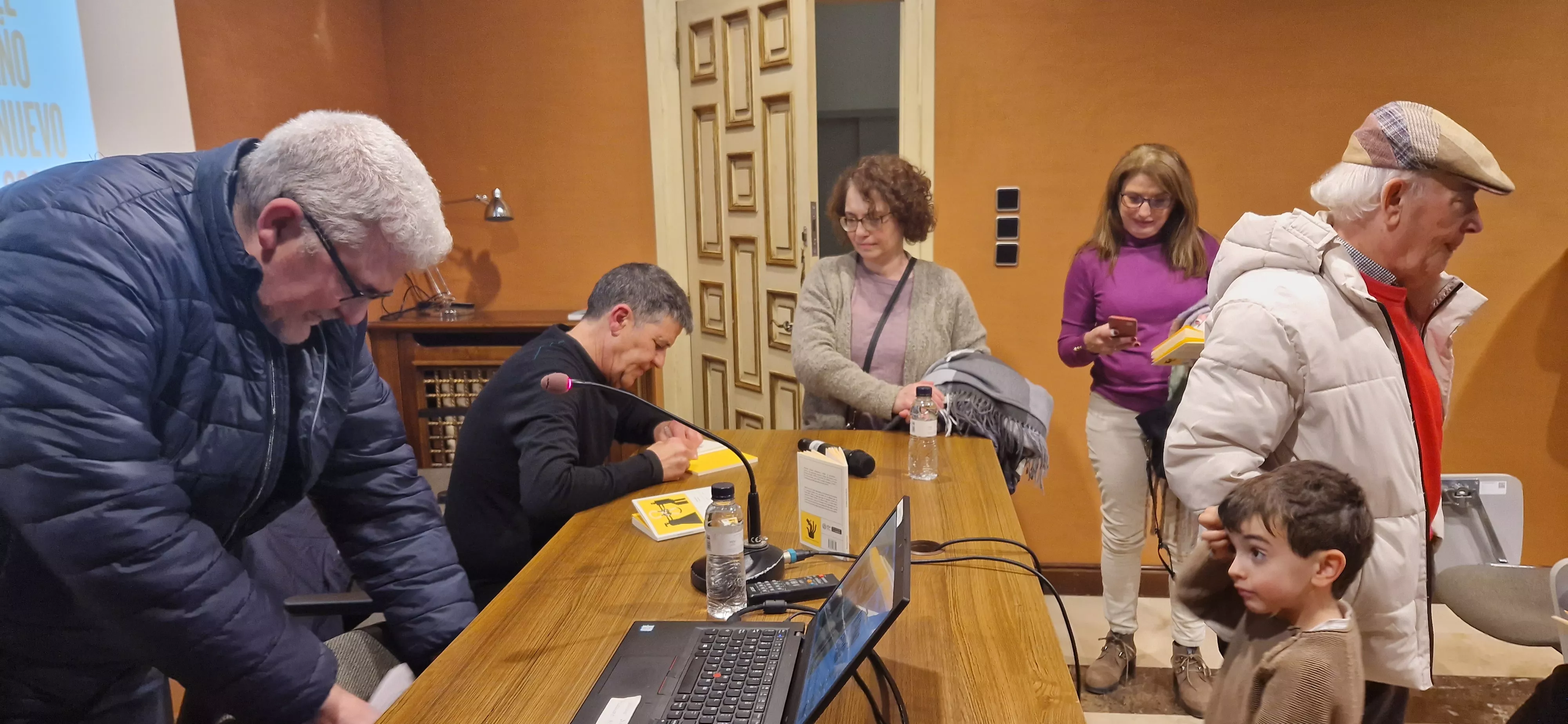 Presentación del libro Familias raras. Foto Myriam Martínez