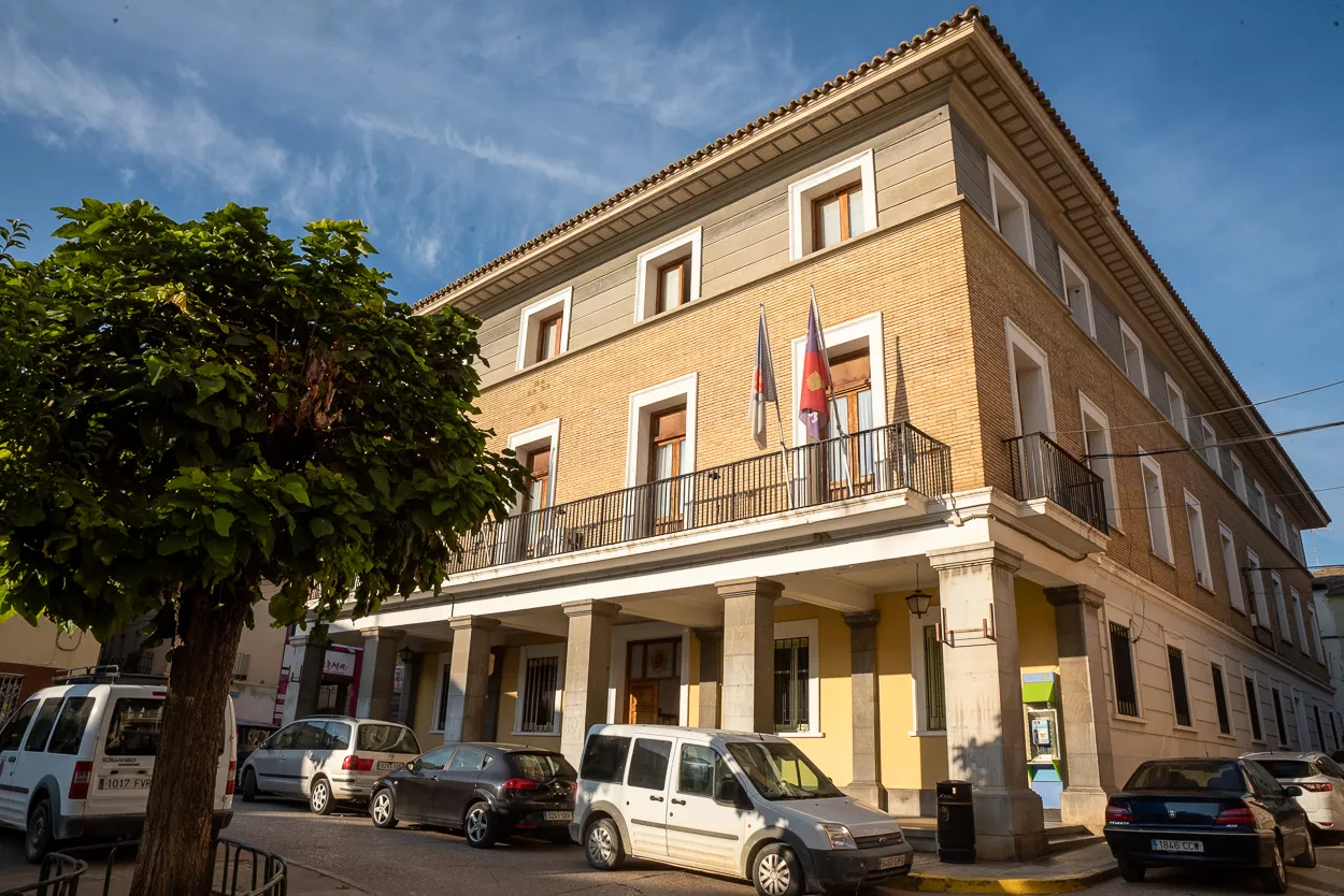 Ayuntamiento de Sariñena. Agua de boca, cuartel y ayudas a vivienda centran los presupuestos de 6,3 millones un 10 % más Ayuntamiento de Sariñena. Agua de boca, cuartel y ayudas a vivienda centran los presupuestos de 6,3 millones un 10 % más