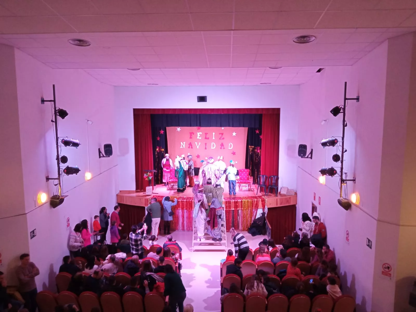 Entrega de regalos en el Centro Cultural de Almudévar.