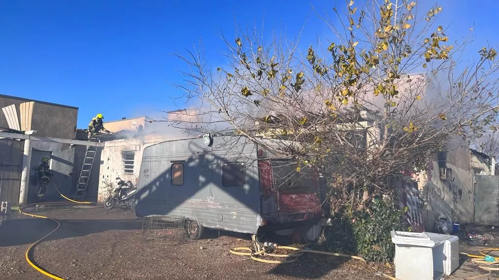  Se incendia una vivienda del poblado del Camino de Jara en Huesca.