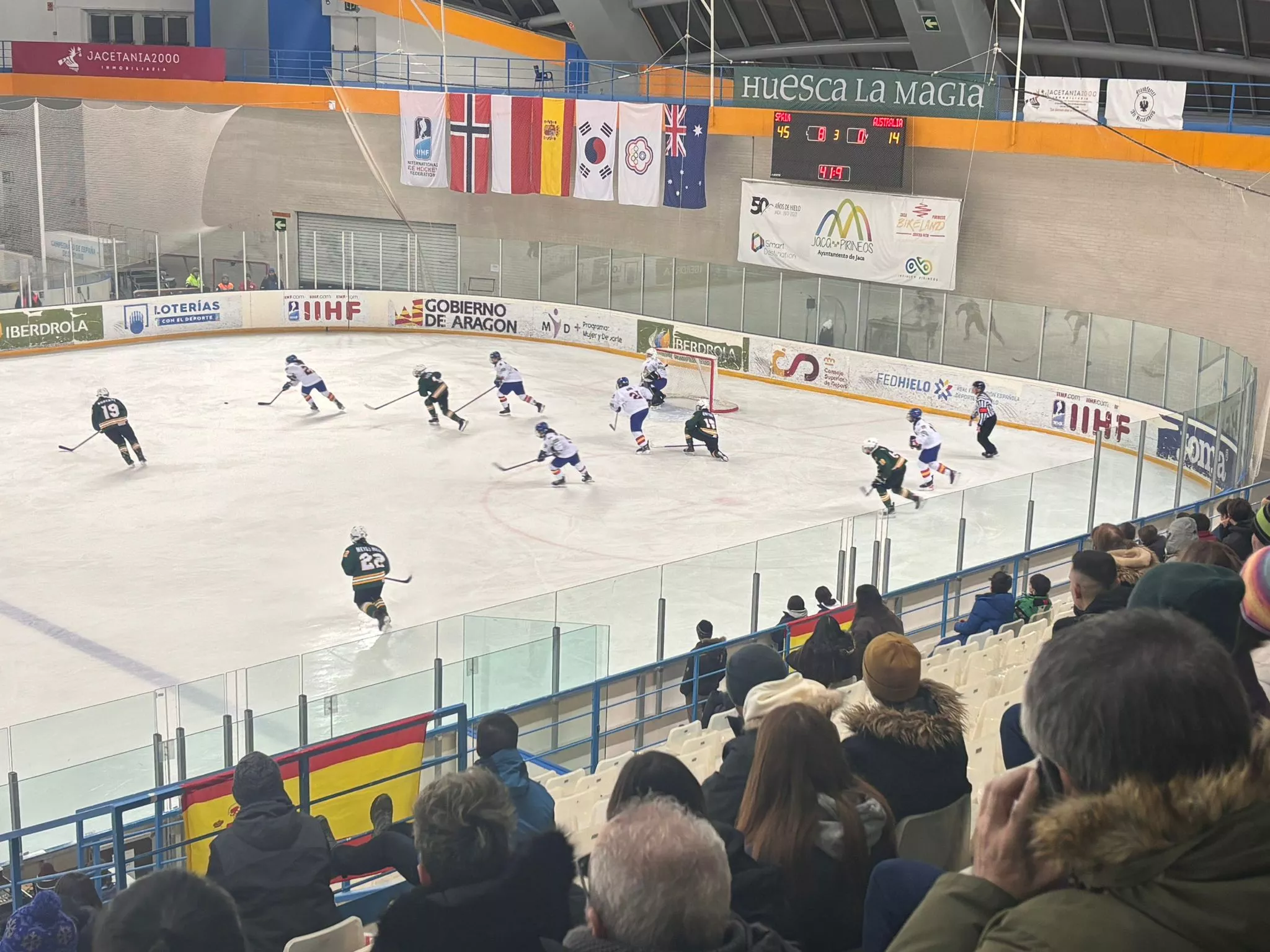 España vuelve a golear, esta vez a Australia, y sigue con paso firme