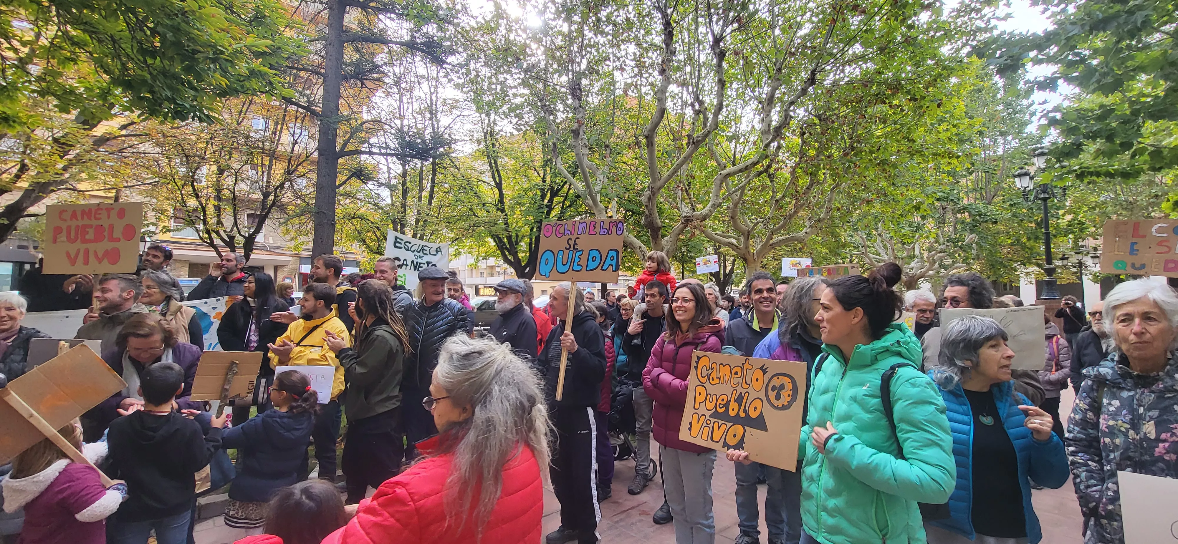 Imagen de archivo de la movilización en Huesca contra el cierre de la escuela de Caneto.