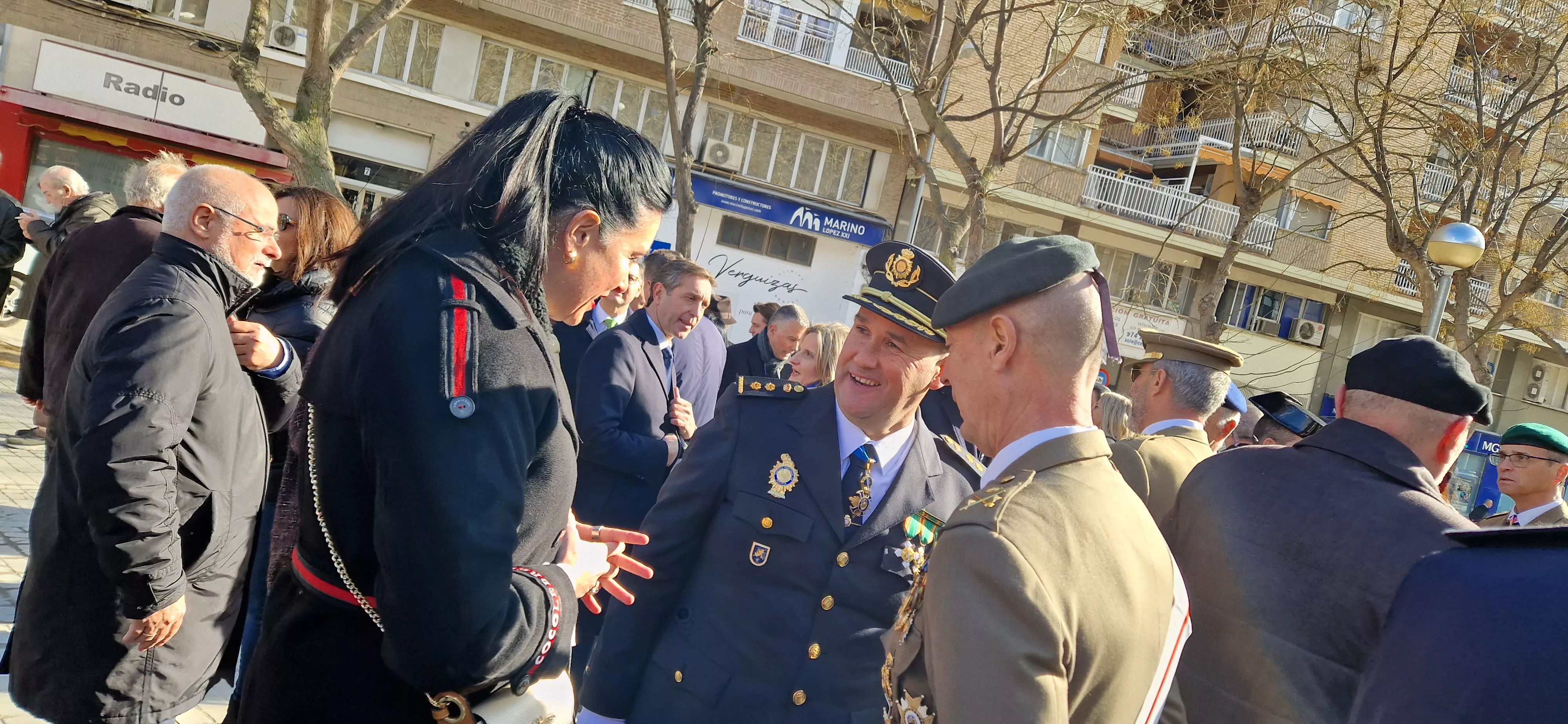 Izado de bandera en Huesca, por el bicentenario de la Policía Nacional. Foto Myriam Martínez  
