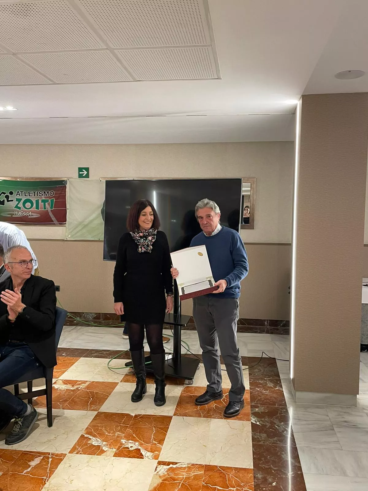 Antonio Sanromán recoge el reconocimiento a GMS como club asociado