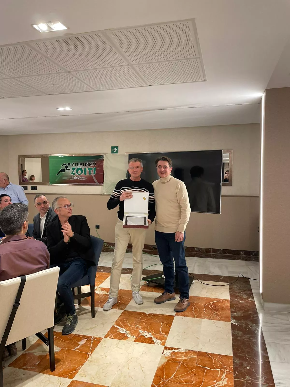 Ricardo Gimeno recoge el reconocimiento al San José como club asociado