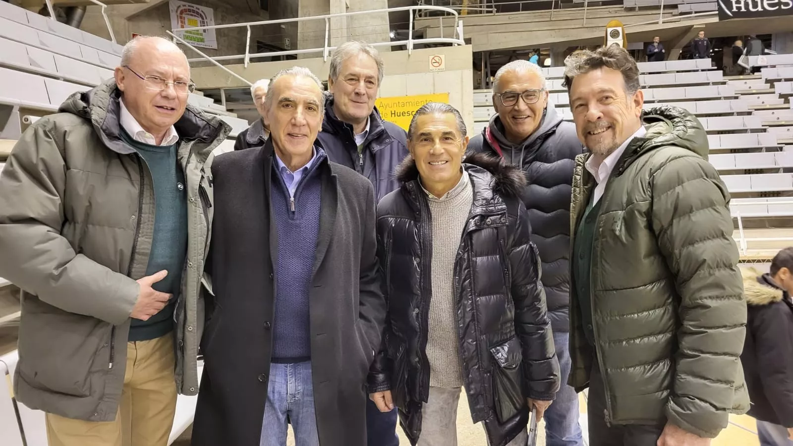 Sergio Scariolo, con directivos del Peñas, Fernando Arcega y el concejal Leo Carranza