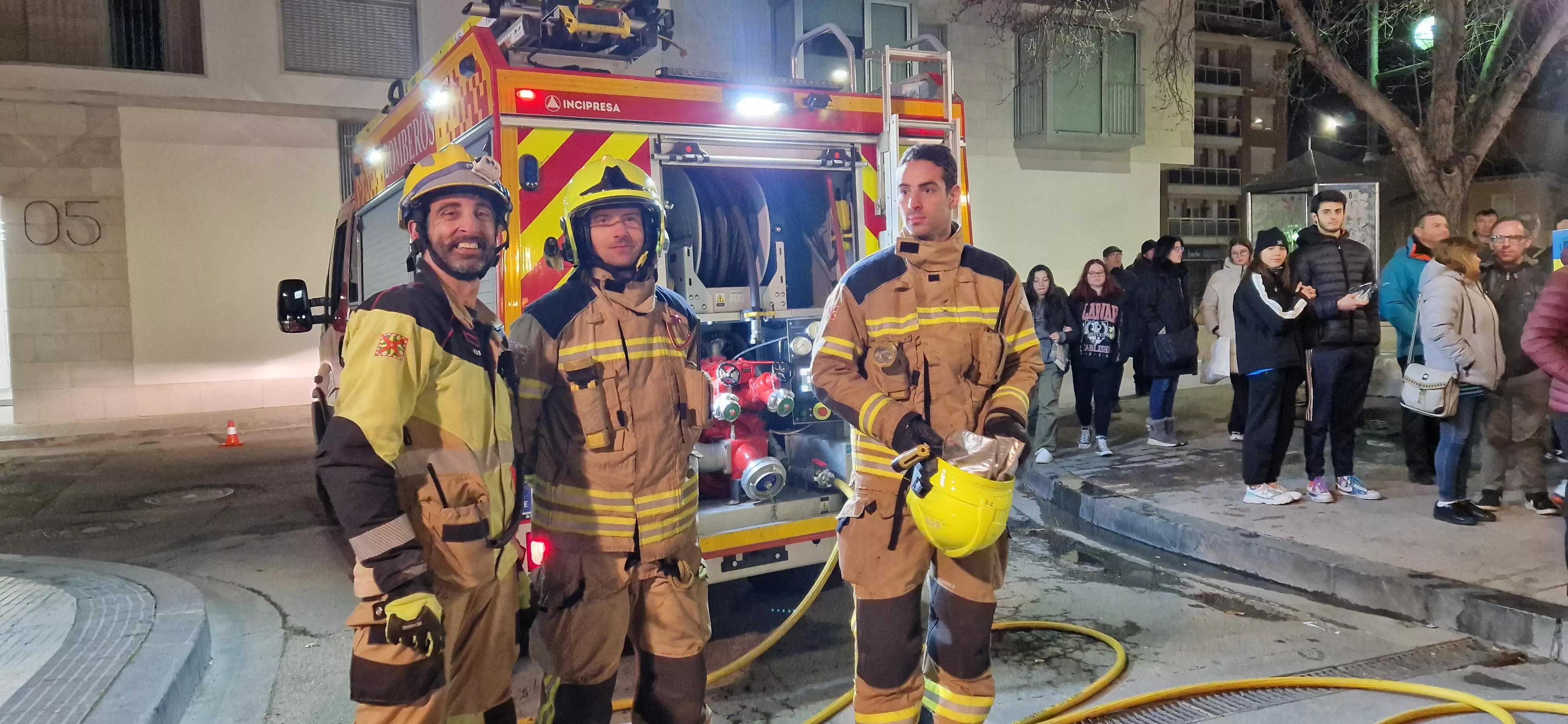 Hoguera de San Antón en el barrio de San Lorenzo 2024. Foto Myriam Martínez 