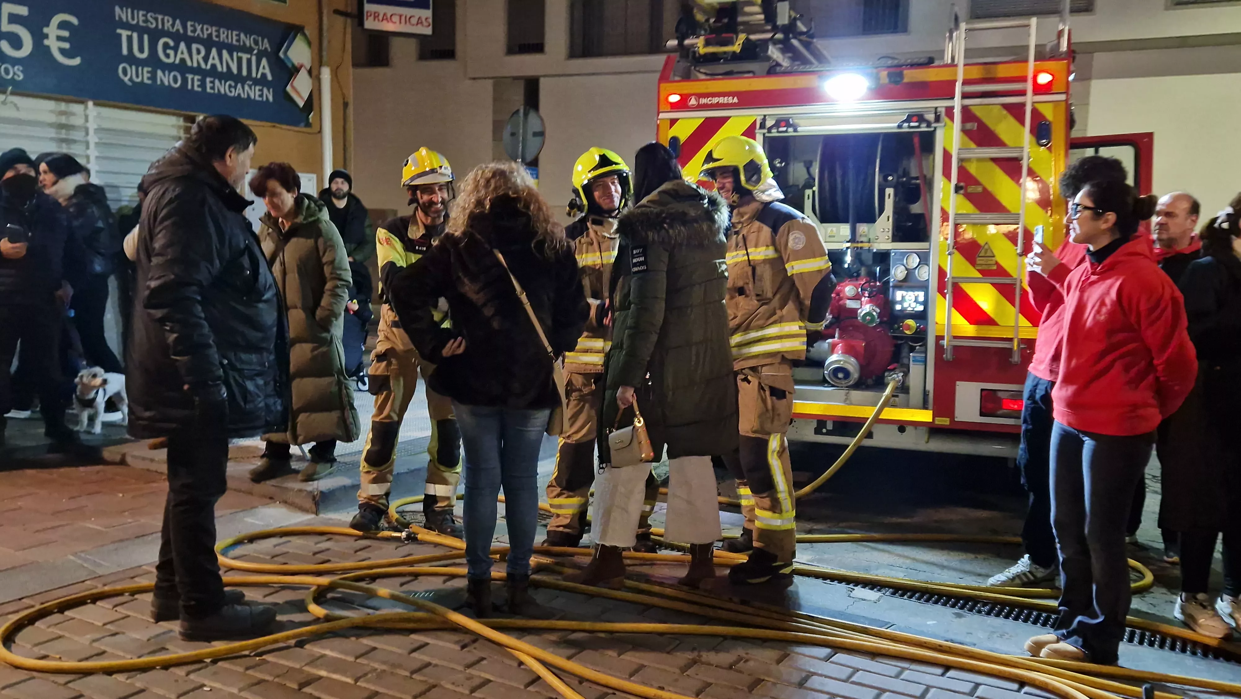 Hoguera de San Antón en el barrio de San Lorenzo 2024. Foto Myriam Martínez 