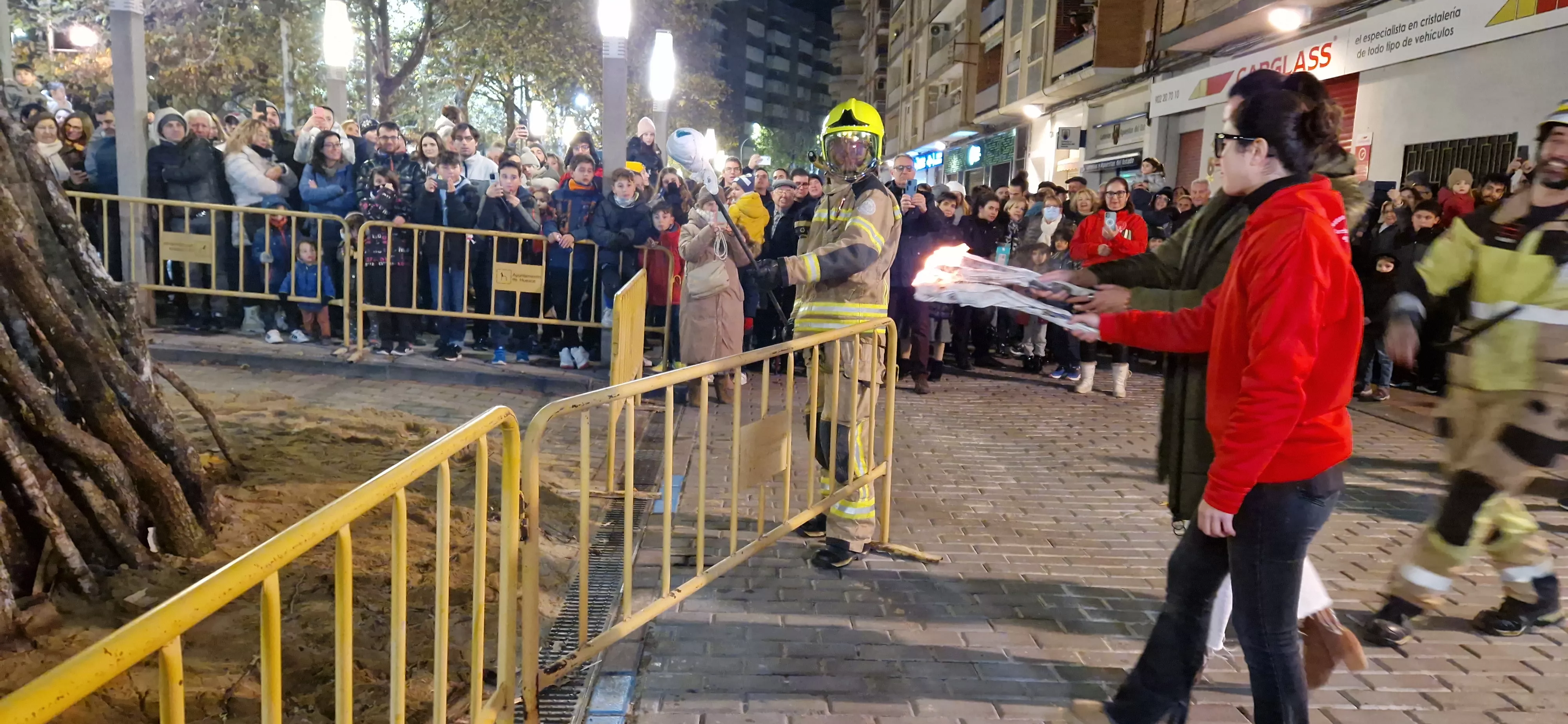 Hoguera de San Antón en el barrio de San Lorenzo 2024. Foto Myriam Martínez 