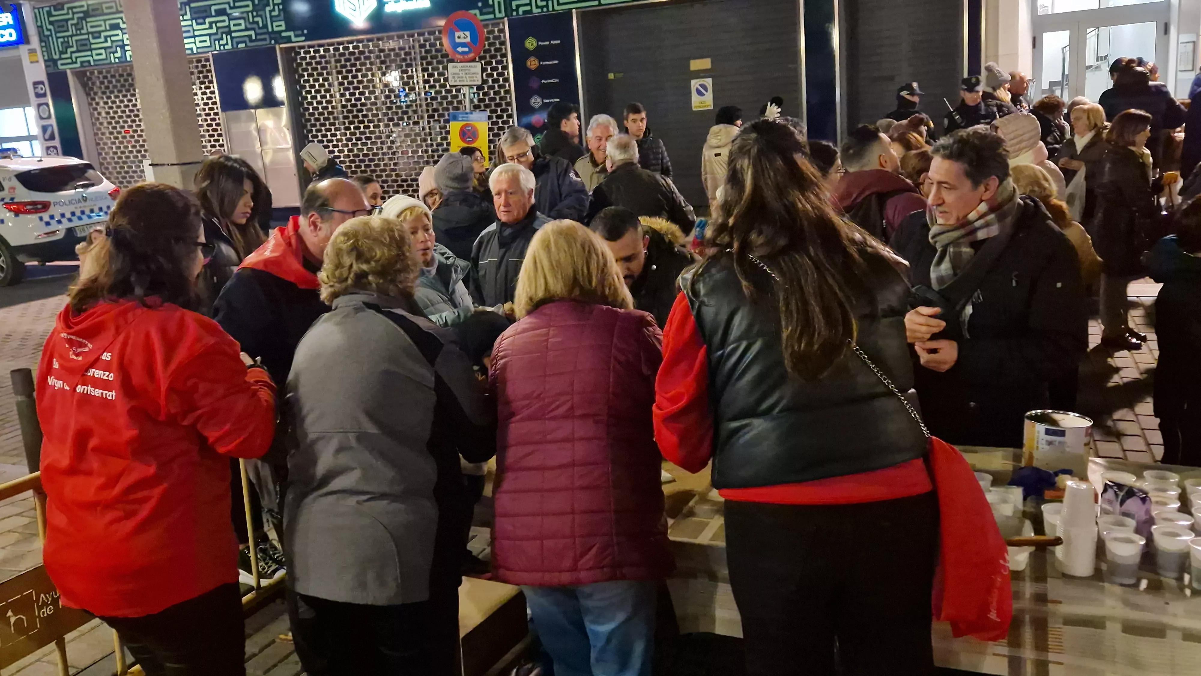 Hoguera de San Antón en el barrio de San Lorenzo 2024. Foto Myriam Martínez 