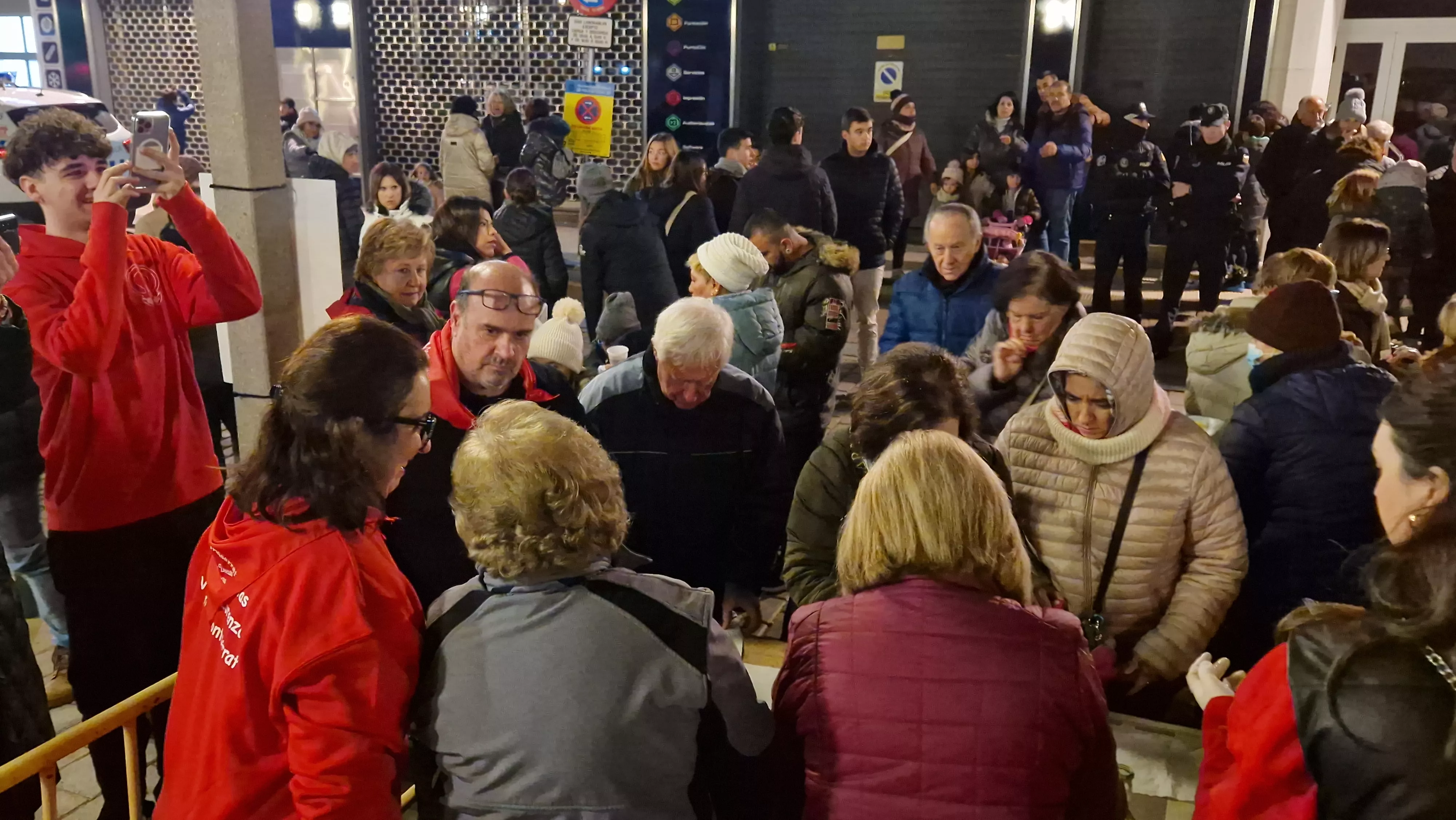 Hoguera de San Antón en el barrio de San Lorenzo 2024. Foto Myriam Martínez 