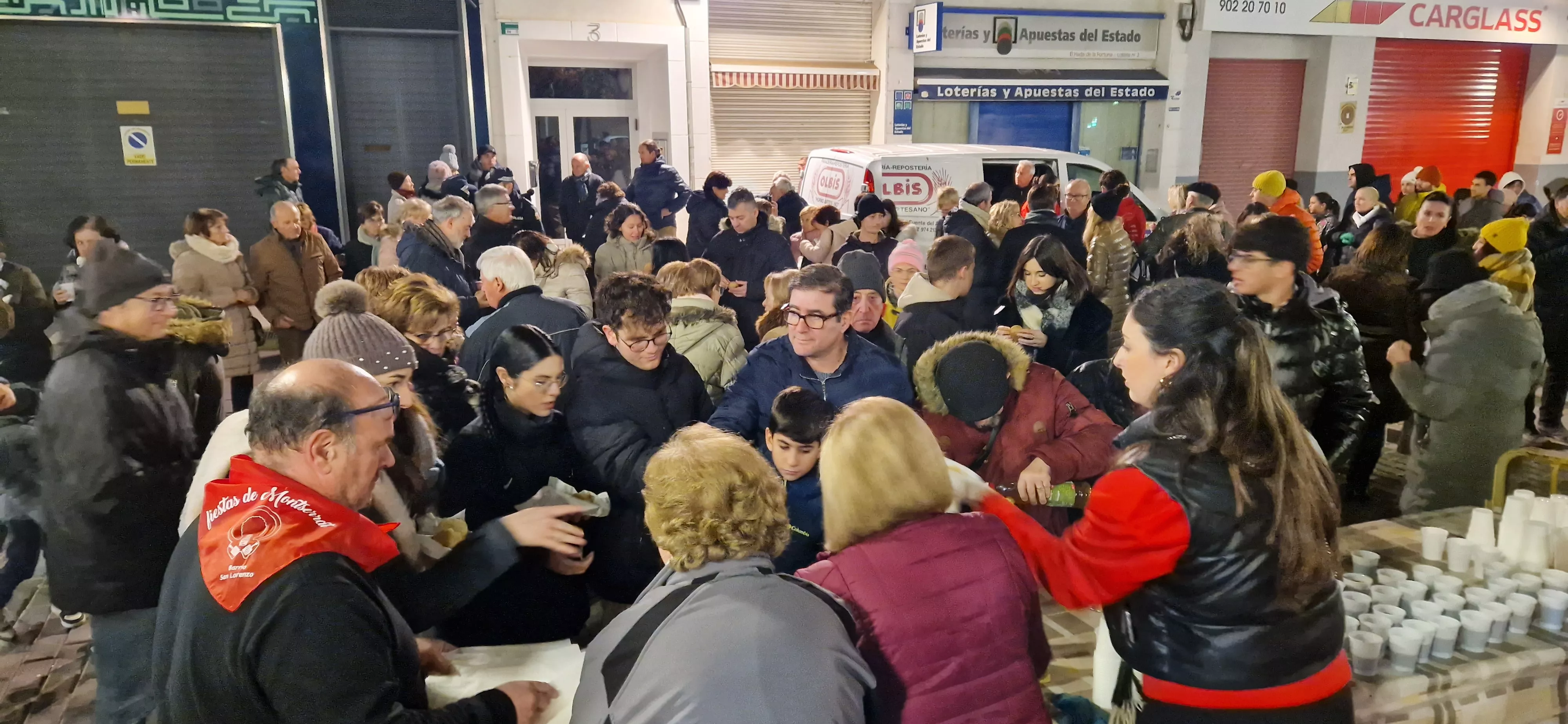 Hoguera de San Antón en el barrio de San Lorenzo 2024. Foto Myriam Martínez 