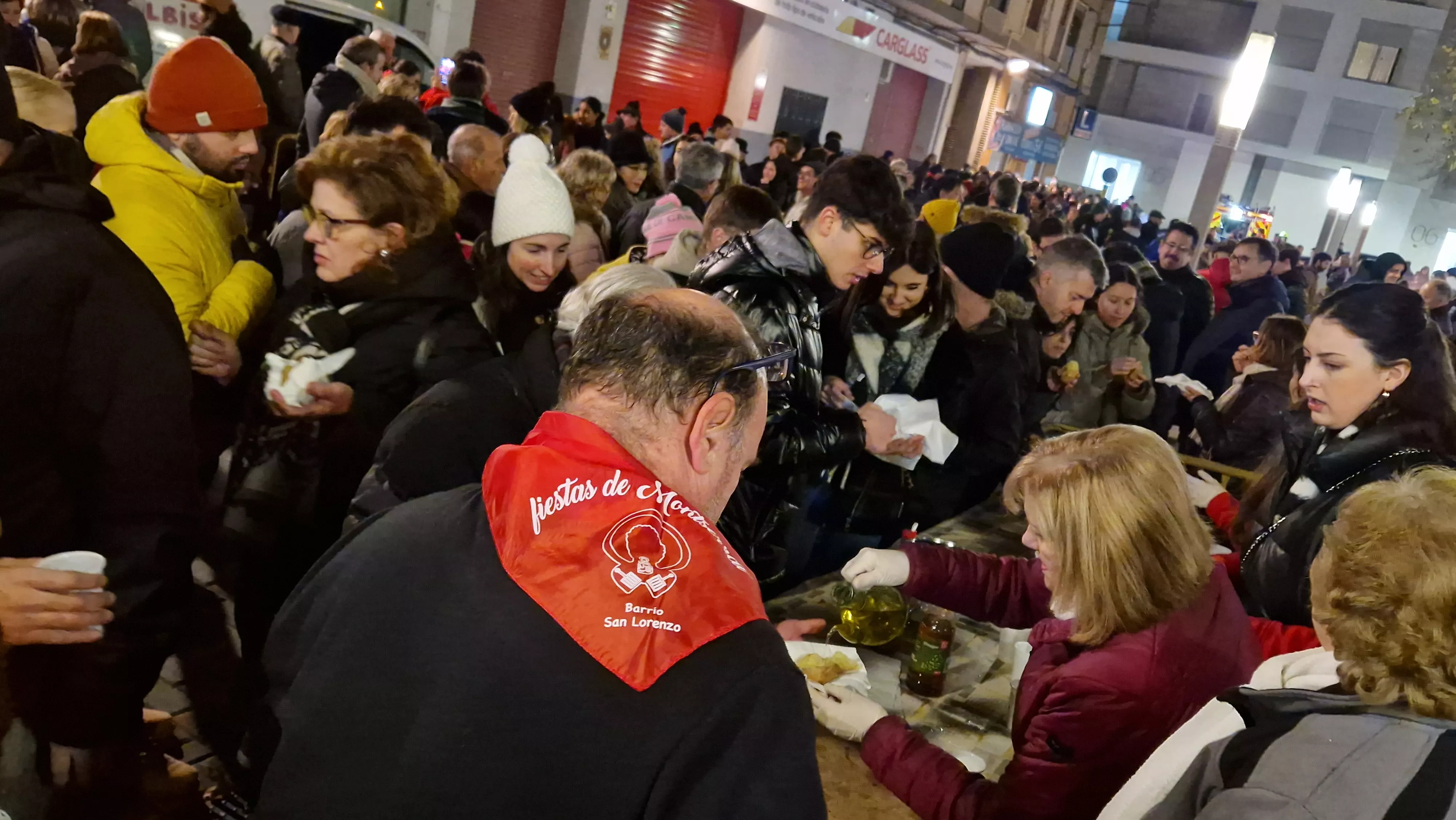 Hoguera de San Antón en el barrio de San Lorenzo 2024. Foto Myriam Martínez 