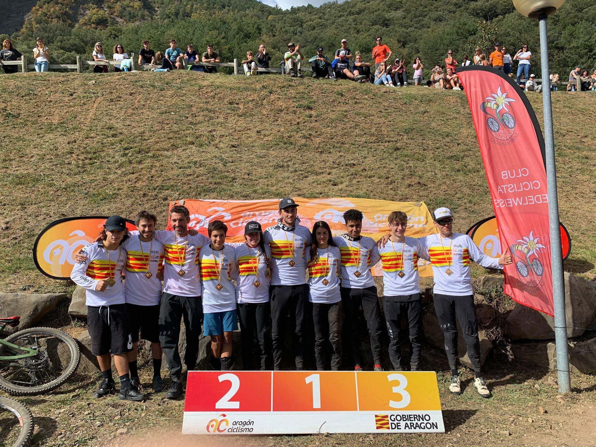 Campeones.  Fotos Federación Aragonesa de Ciclismo y Turismo Villanúa Yhavril