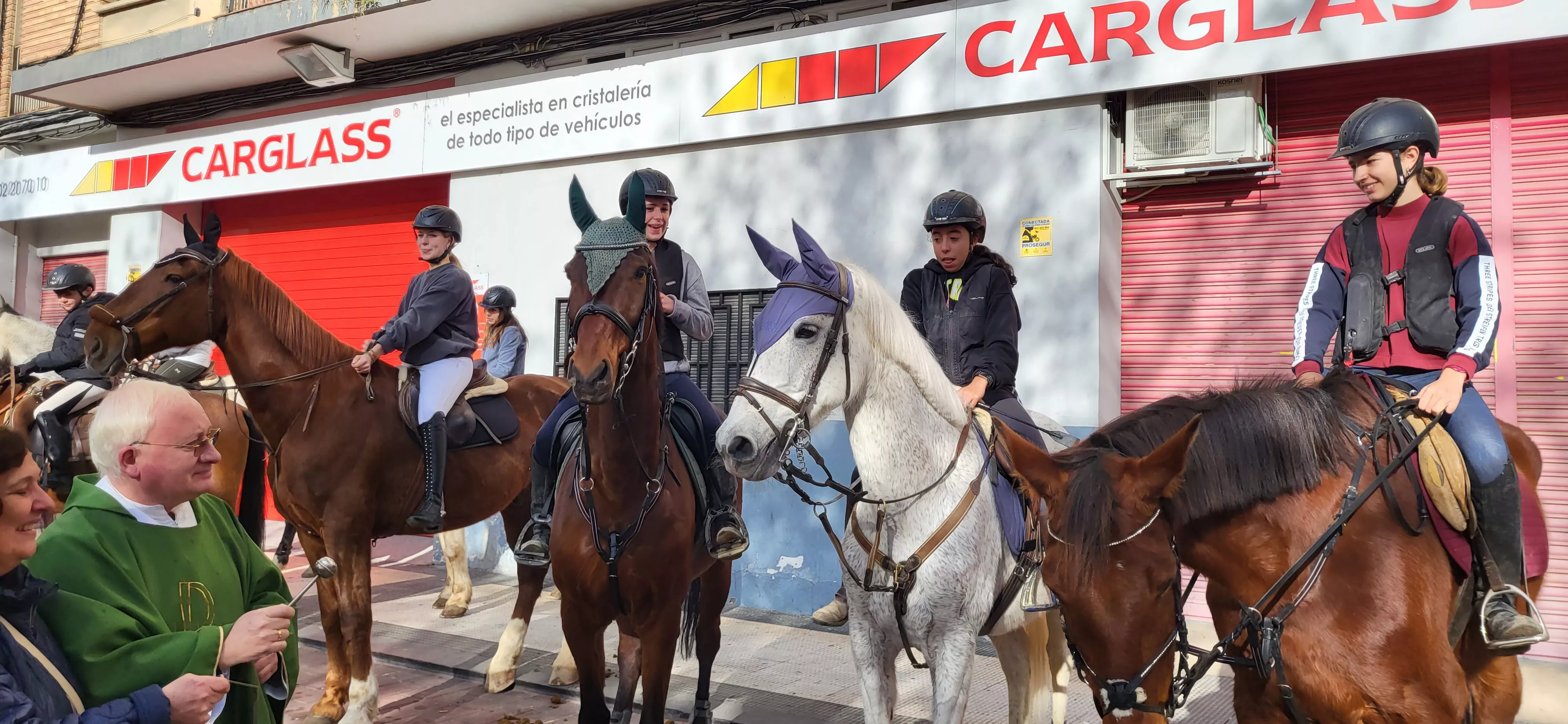 Tradicional bendición de animales por San Antón en Huesca. Foto: Mercedes Manterola