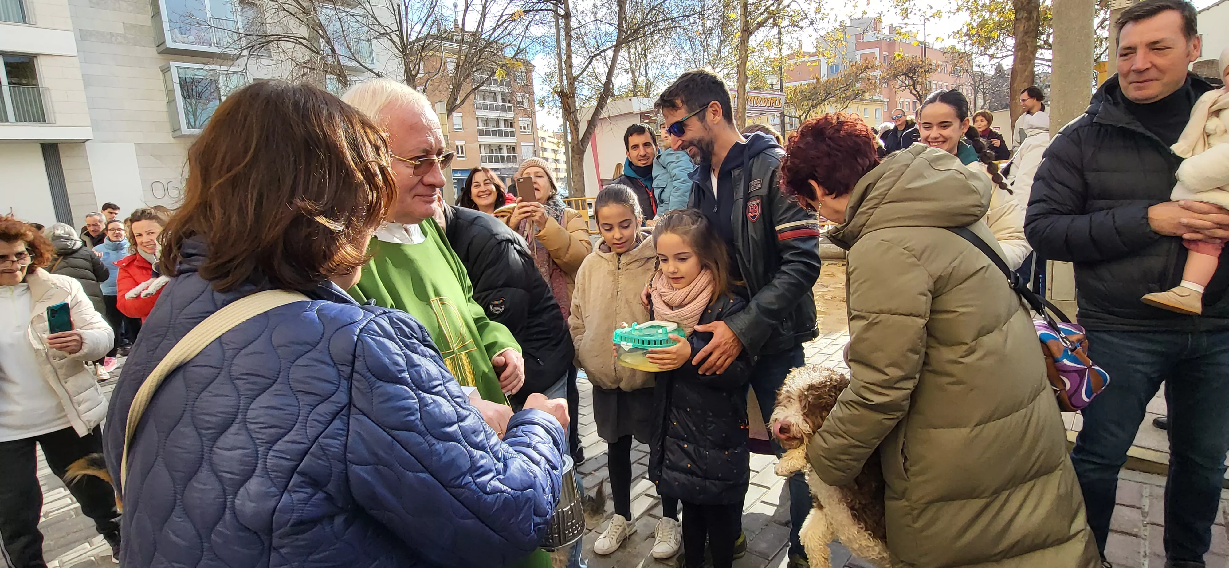 Tradicional bendición de animales por San Antón en Huesca. Foto: Mercedes Manterola