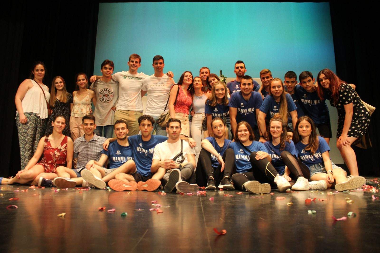 El equipo que representó Mamma Mía en mayo.