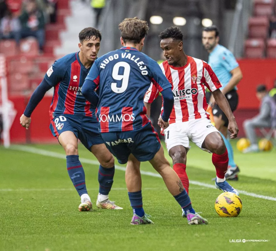 Hugo Vallejo e Ignasi Vilarrasa ante el peligroso Hassan