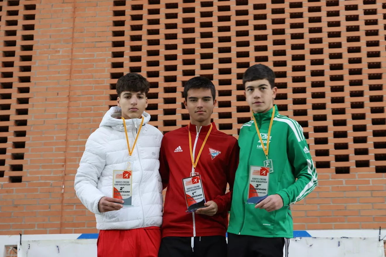 Podio Sub 18 masculino. Cross de La Almunia-Campeonato de Aragón. Foto: CA Olimpo