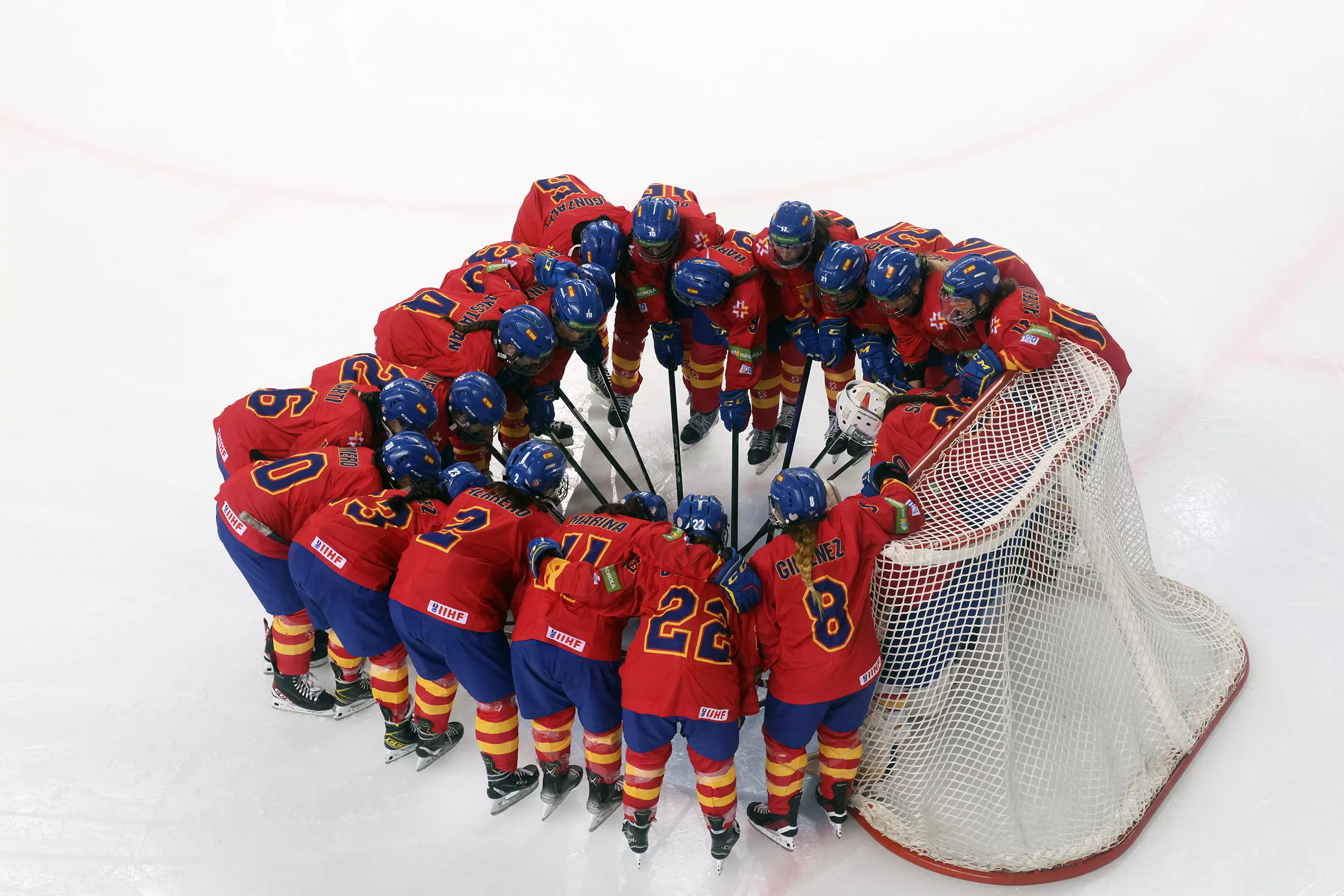 Histórica medalla de plata para España en el Mundial U18 femenino de hockey hielo