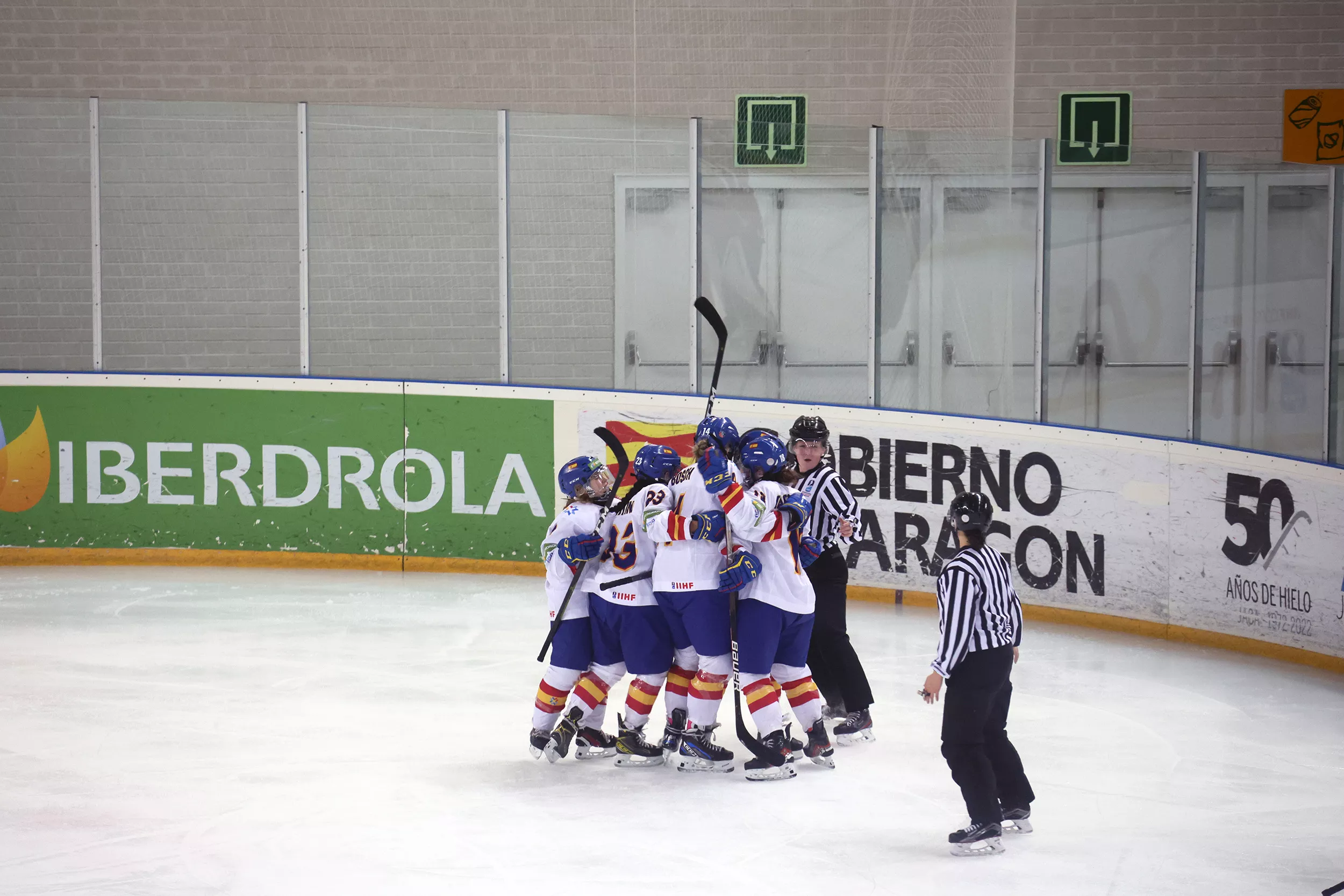 Histórica medalla de plata para España en el Mundial U18 femenino de hockey hielo