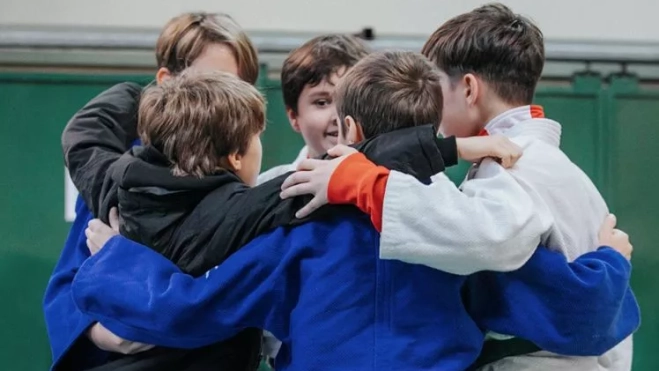 Alumnos de la Escuela Ibón en la competición. Alumnos de la Escuela Ibón en la competición.