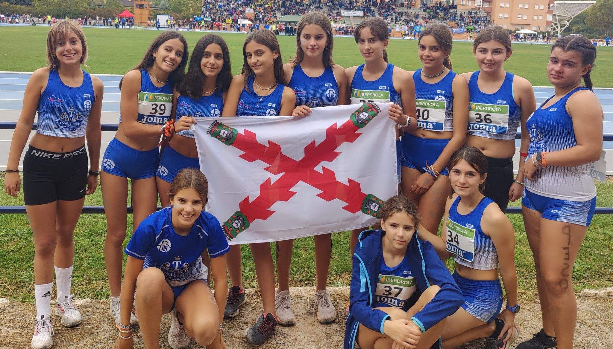 Equipo Sub 14 en Cuenca con Daniela, Vega, Daniela, Marina, Marcela, Clara, Carmen, Natalia, Mireia, Julia, Ainhoa y Alejandra