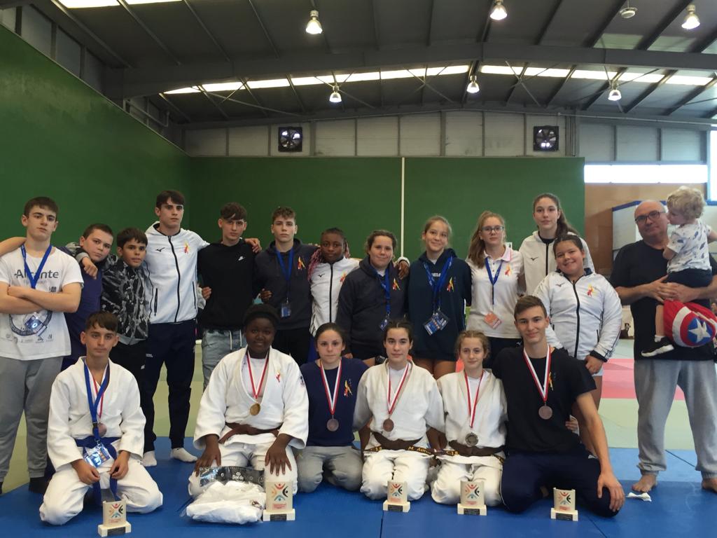 Componentes del CJB, CA Sobrarbe, CJ VBenasque y CJ Tamarite en Suances