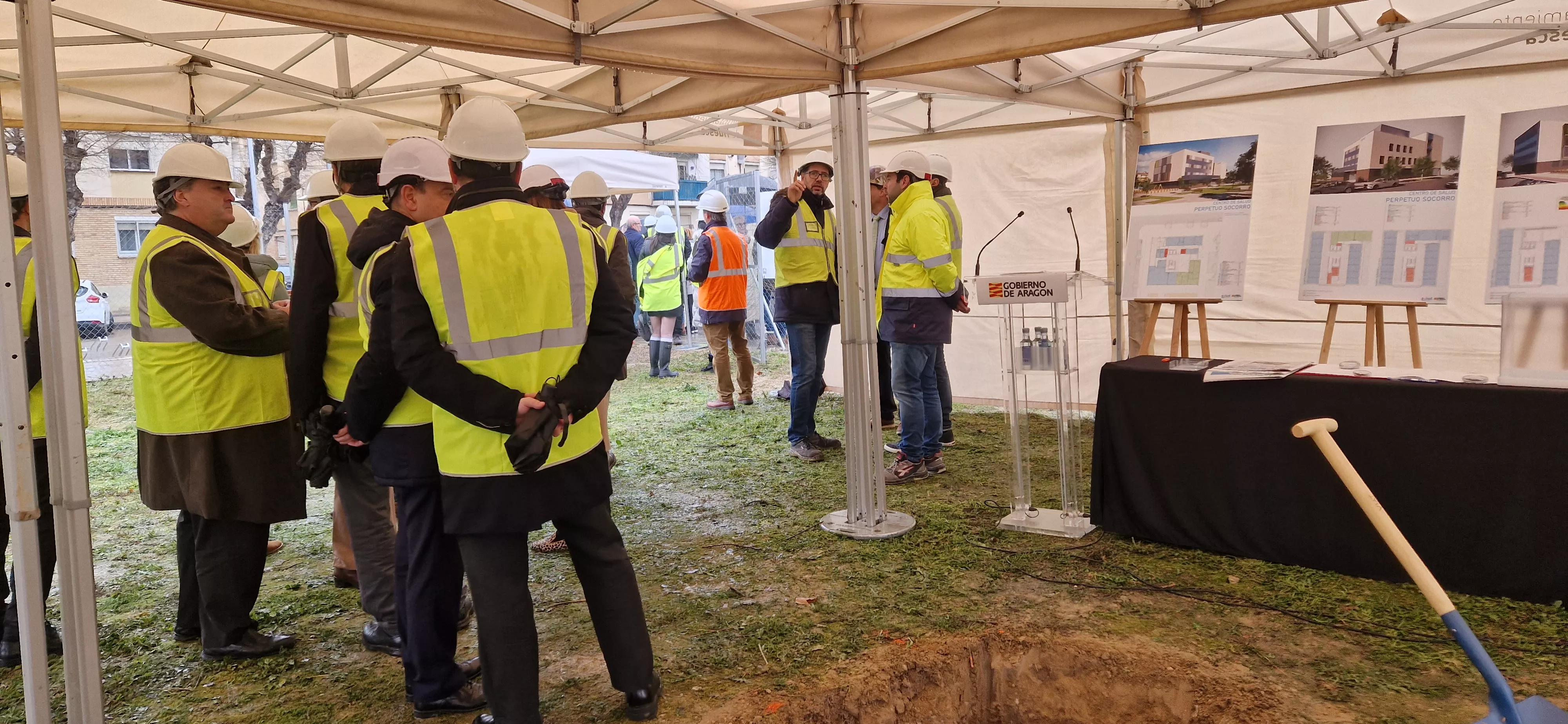 Primera piedra del nuevo Centro de Salud del Perpetuo Socorro de Huesca. Foto Myriam Martínez