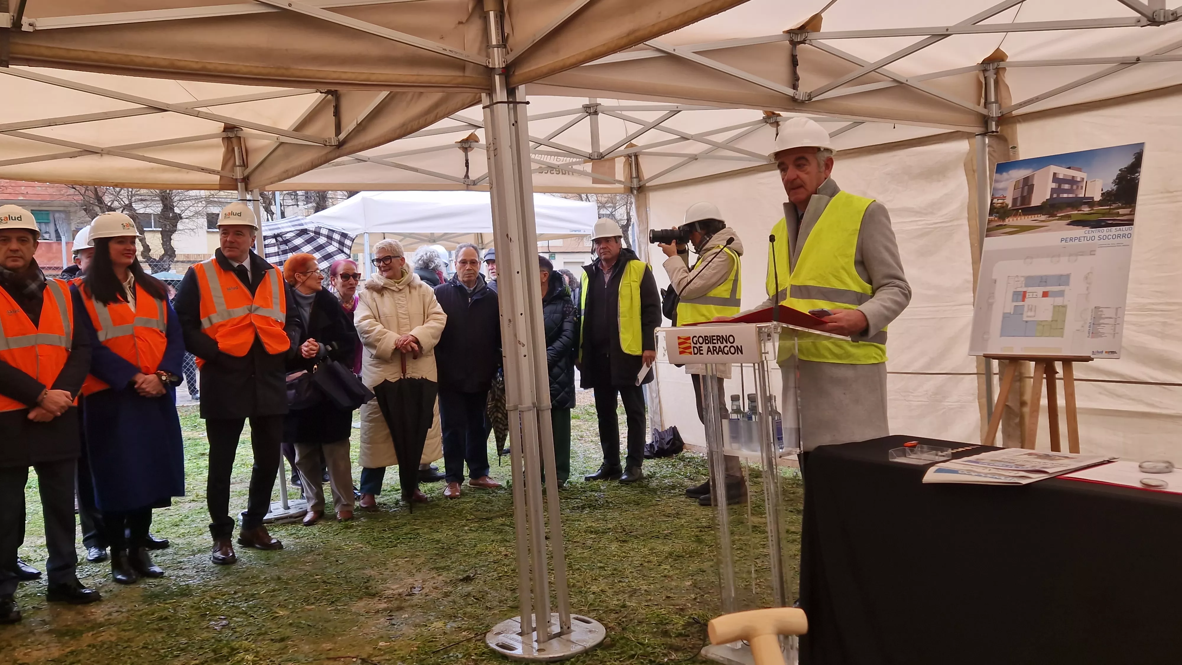 Primera piedra del nuevo Centro de Salud del Perpetuo Socorro de Huesca. Foto Myriam Martínez