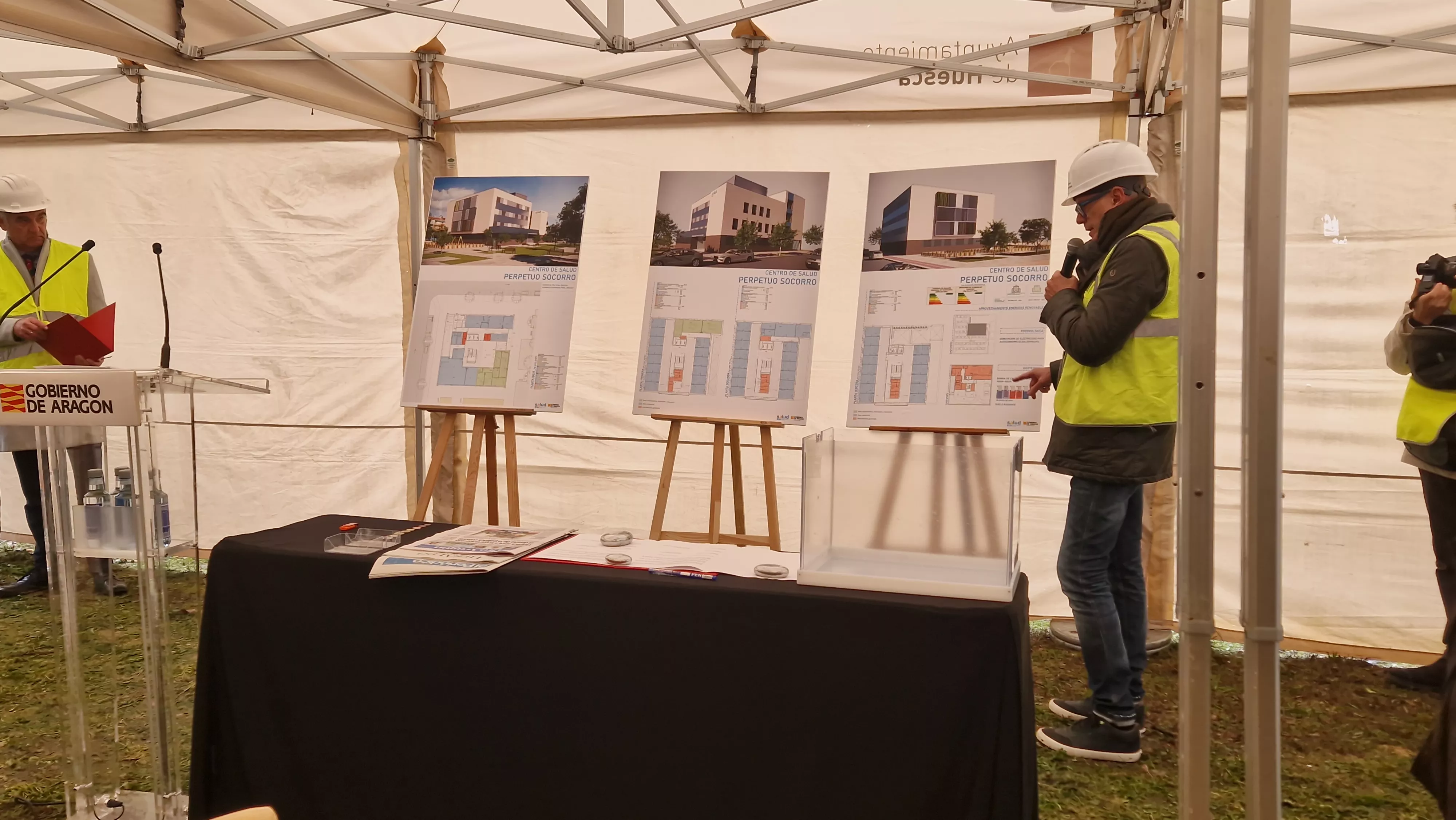 Primera piedra del nuevo Centro de Salud del Perpetuo Socorro de Huesca. Foto Myriam Martínez
