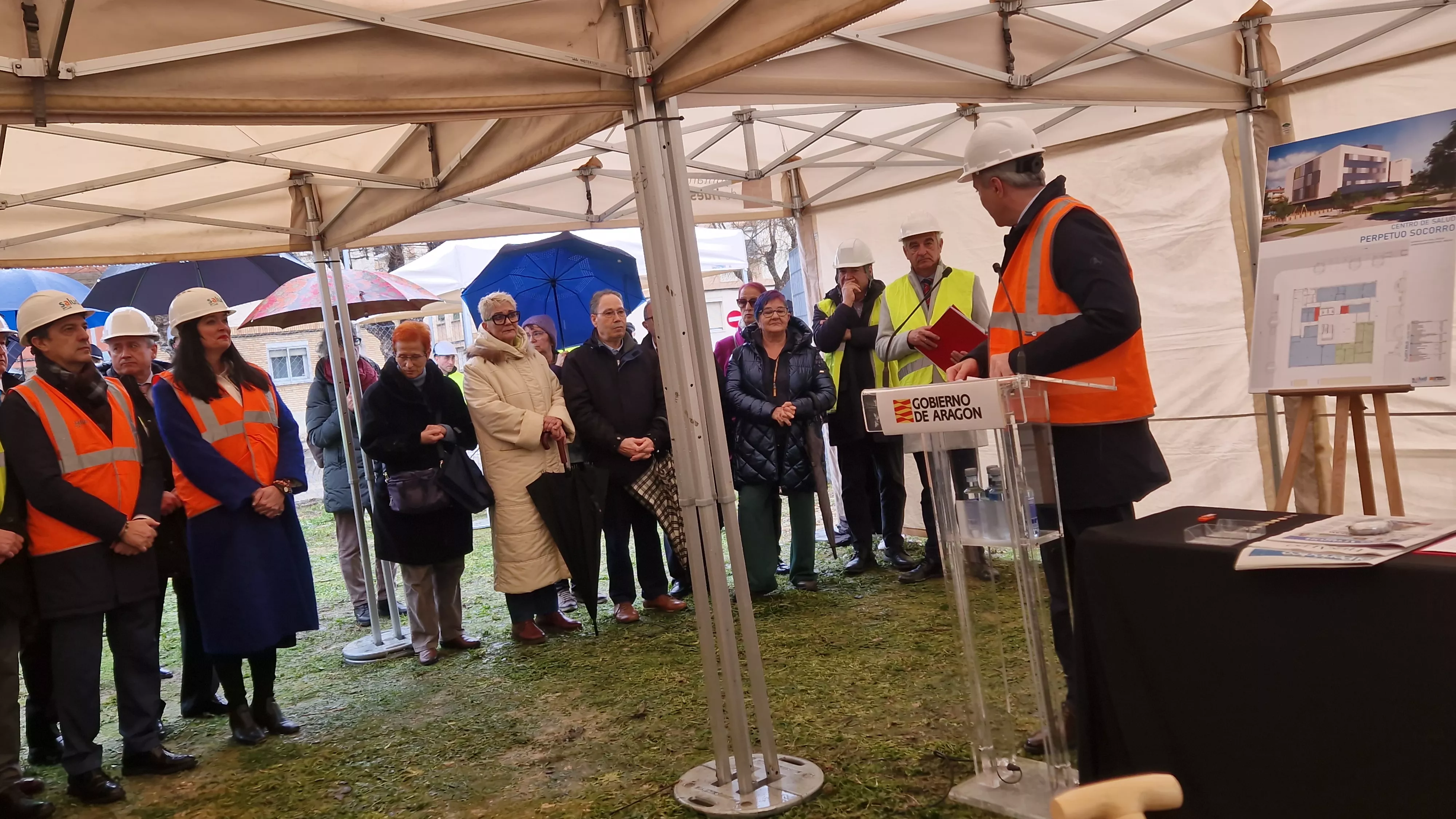 Primera piedra del nuevo Centro de Salud del Perpetuo Socorro de Huesca. Foto Myriam Martínez